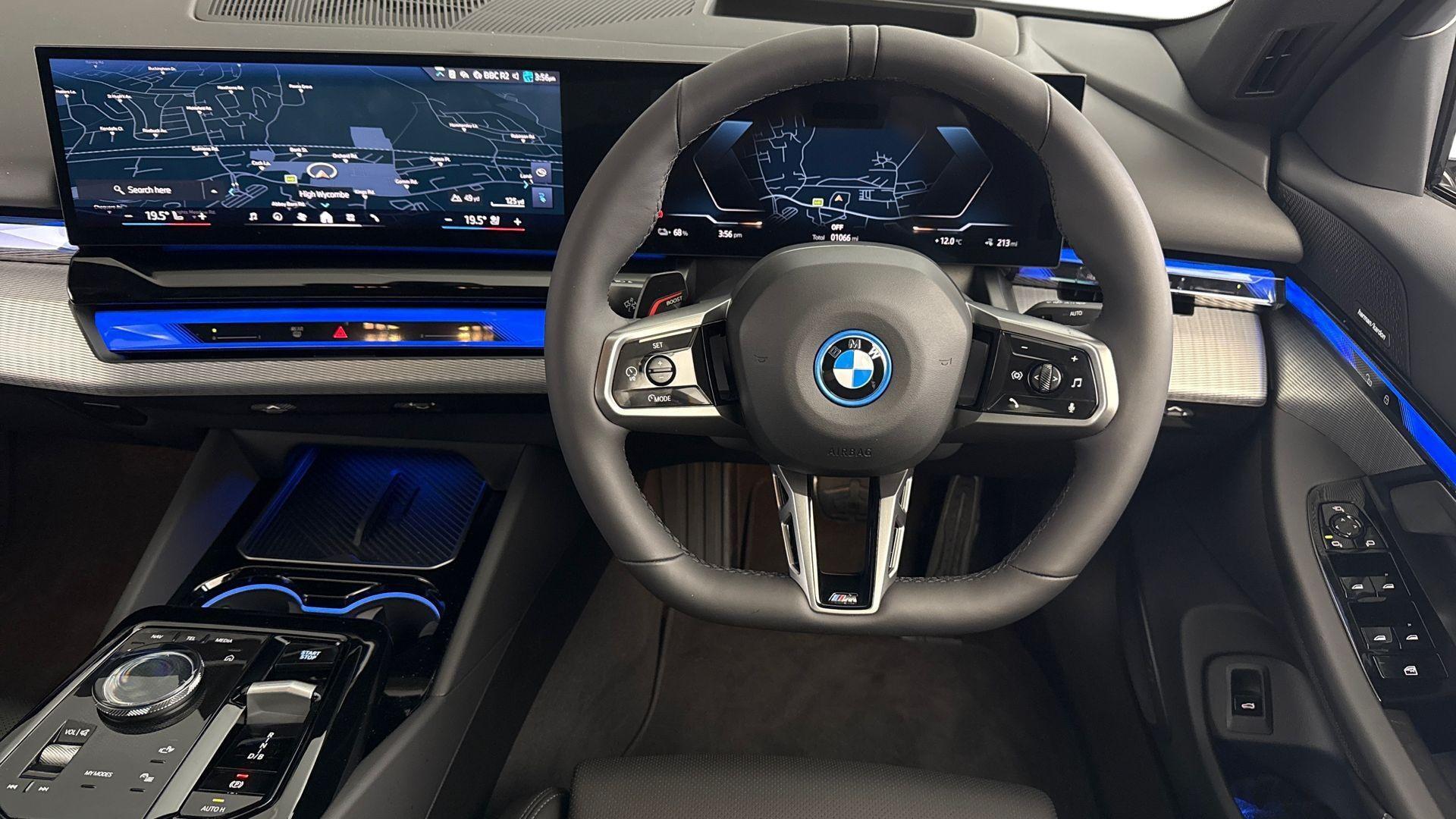 BMW i5 view 5