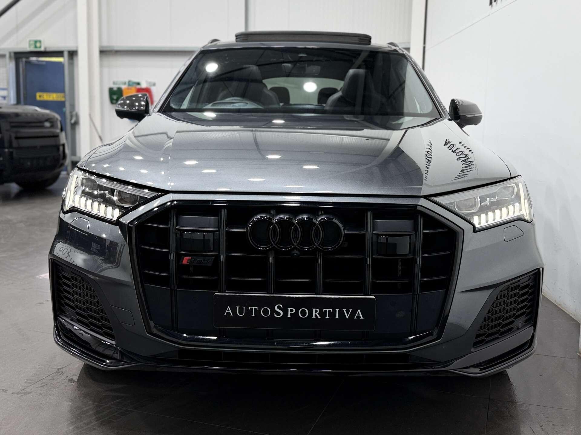 Audi SQ7 view 6