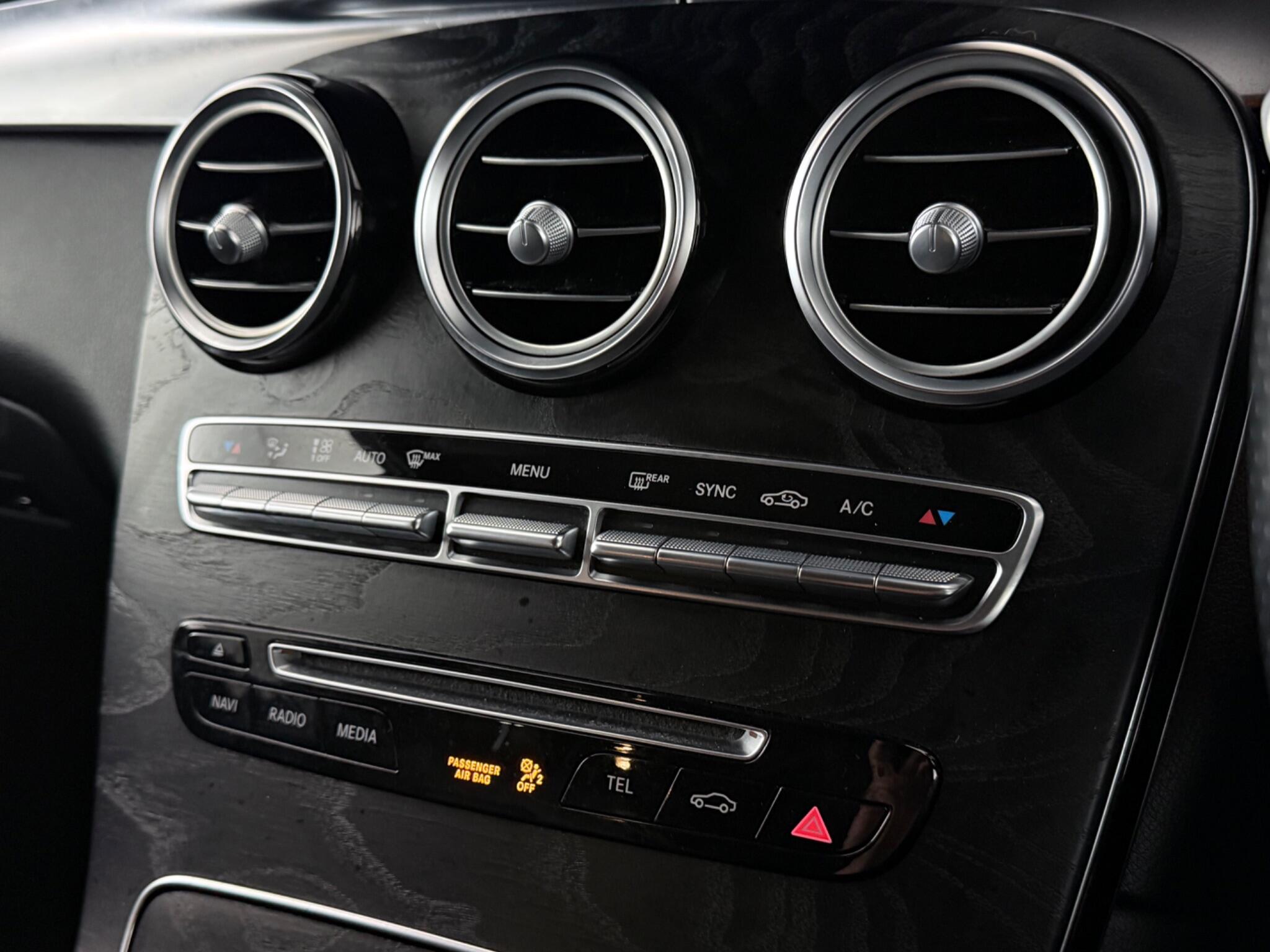 Mercedes-Benz GLC view 22
