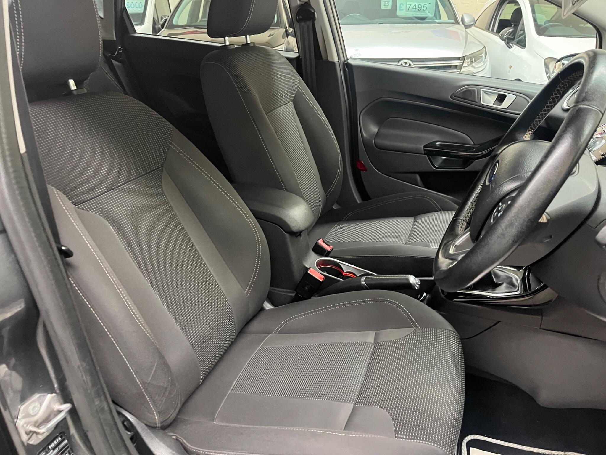 Ford Fiesta view 13