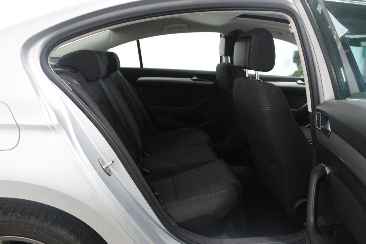 Volkswagen Passat view 56