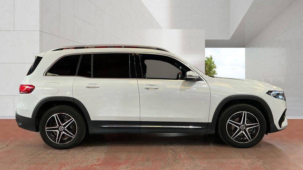 Mercedes-Benz Eqb view 3