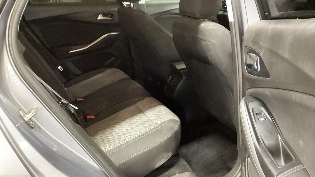 Vauxhall Grandland X view 12