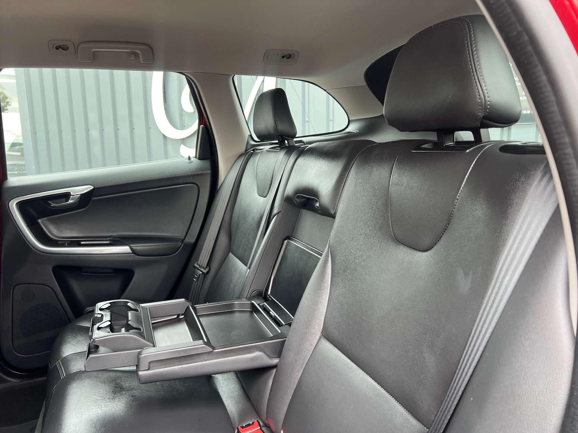 Volvo XC60 view 36