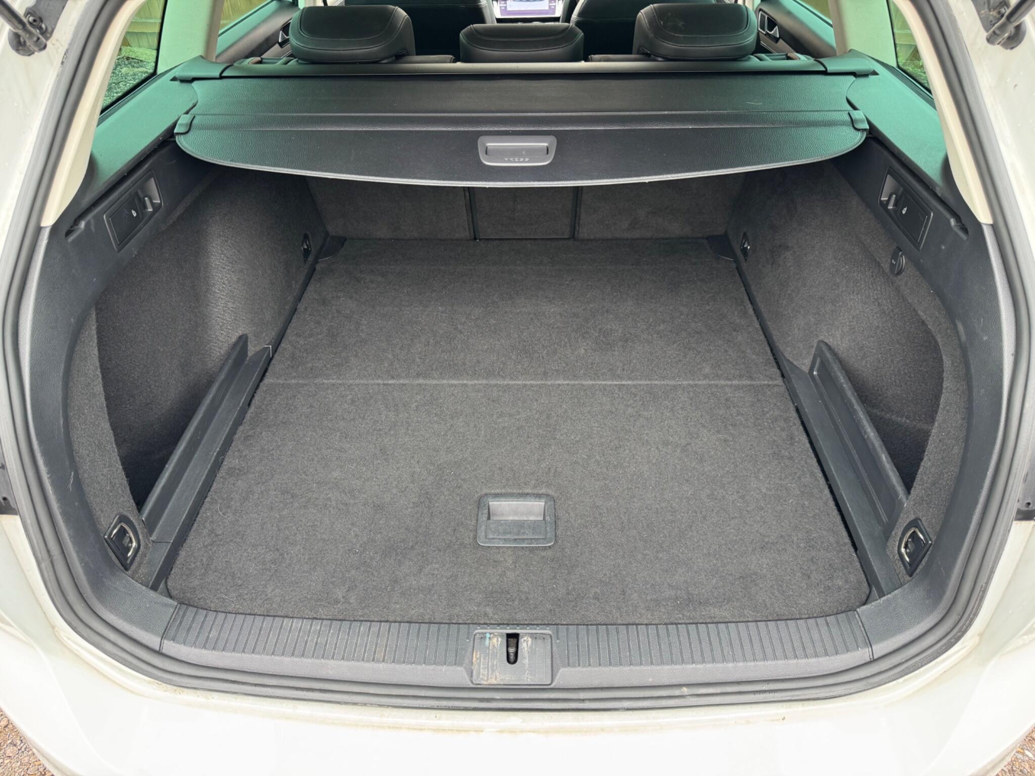 Volkswagen Passat view 54