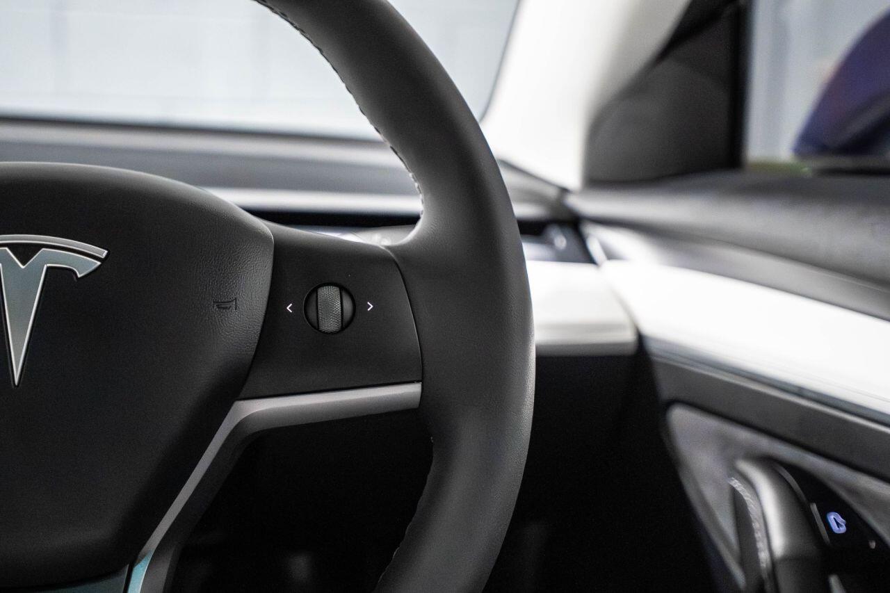 Tesla Model 3 view 29