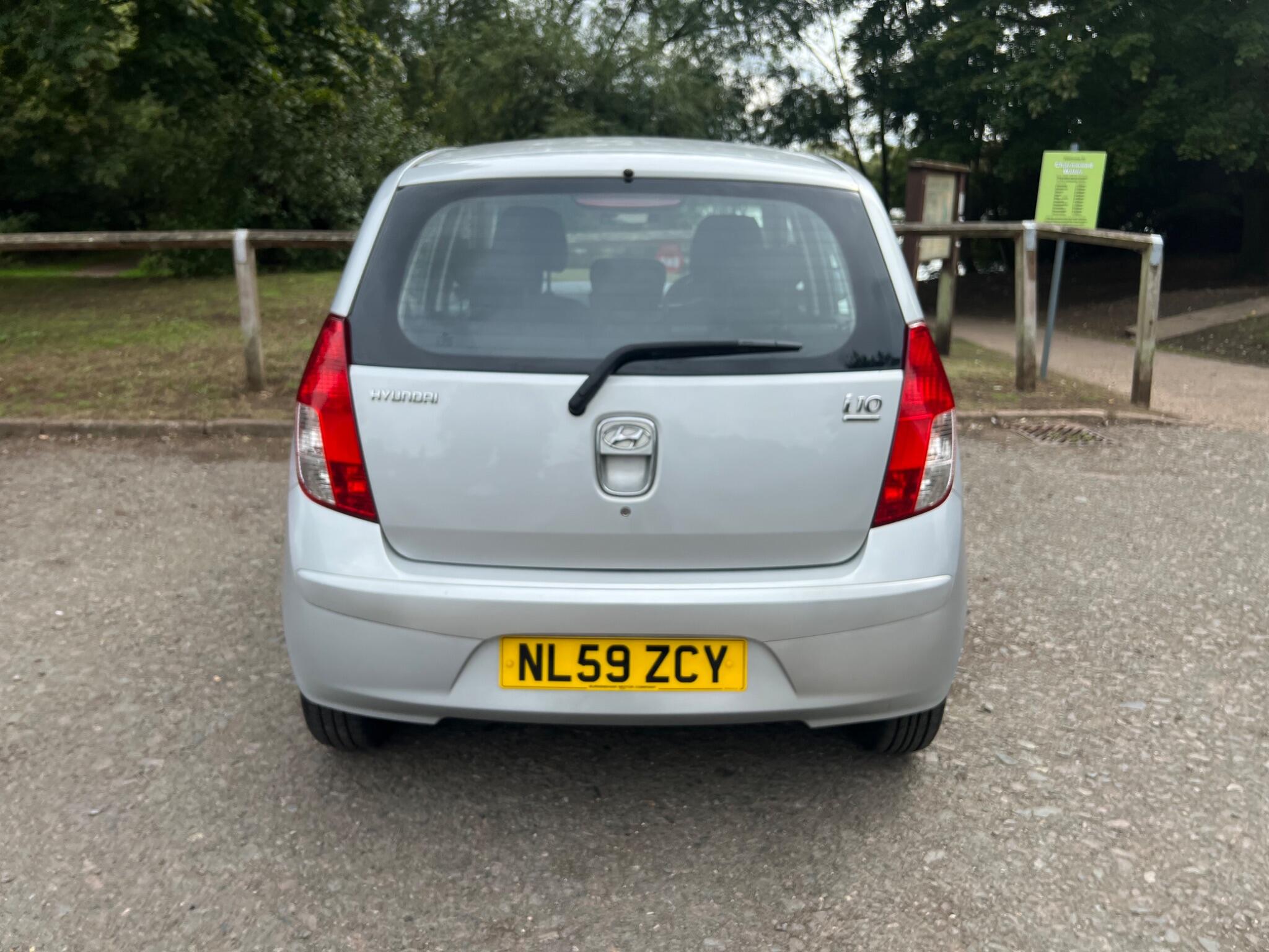 Hyundai I10 view 8