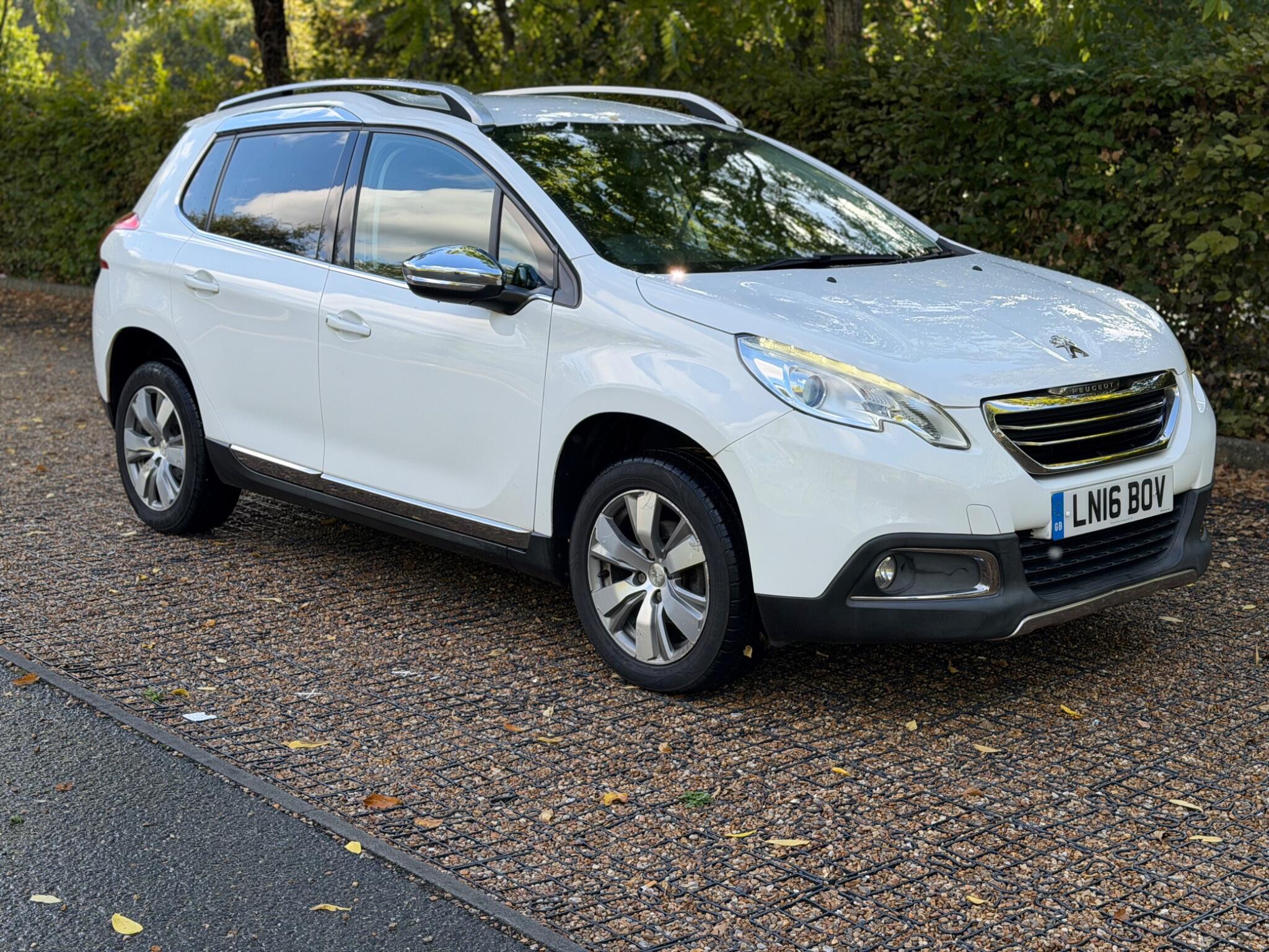 Peugeot 2008 view 6