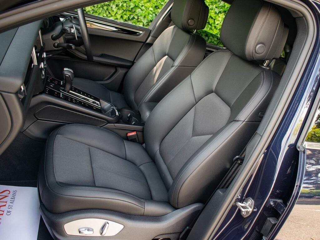 Porsche Macan view 34