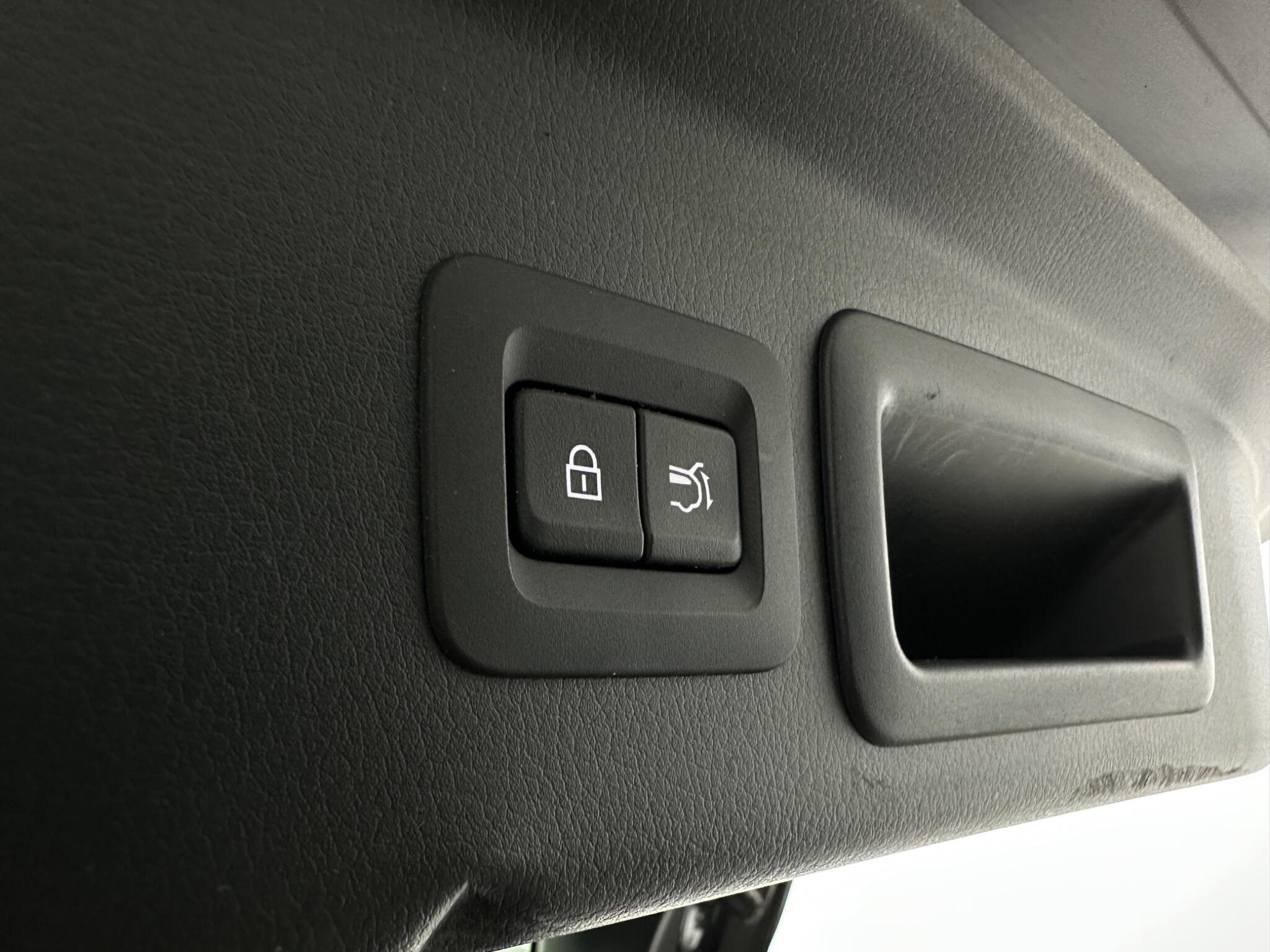 Mazda CX-30 view 49