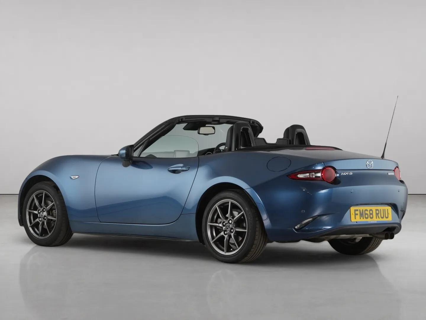 Mazda MX-5 view 7