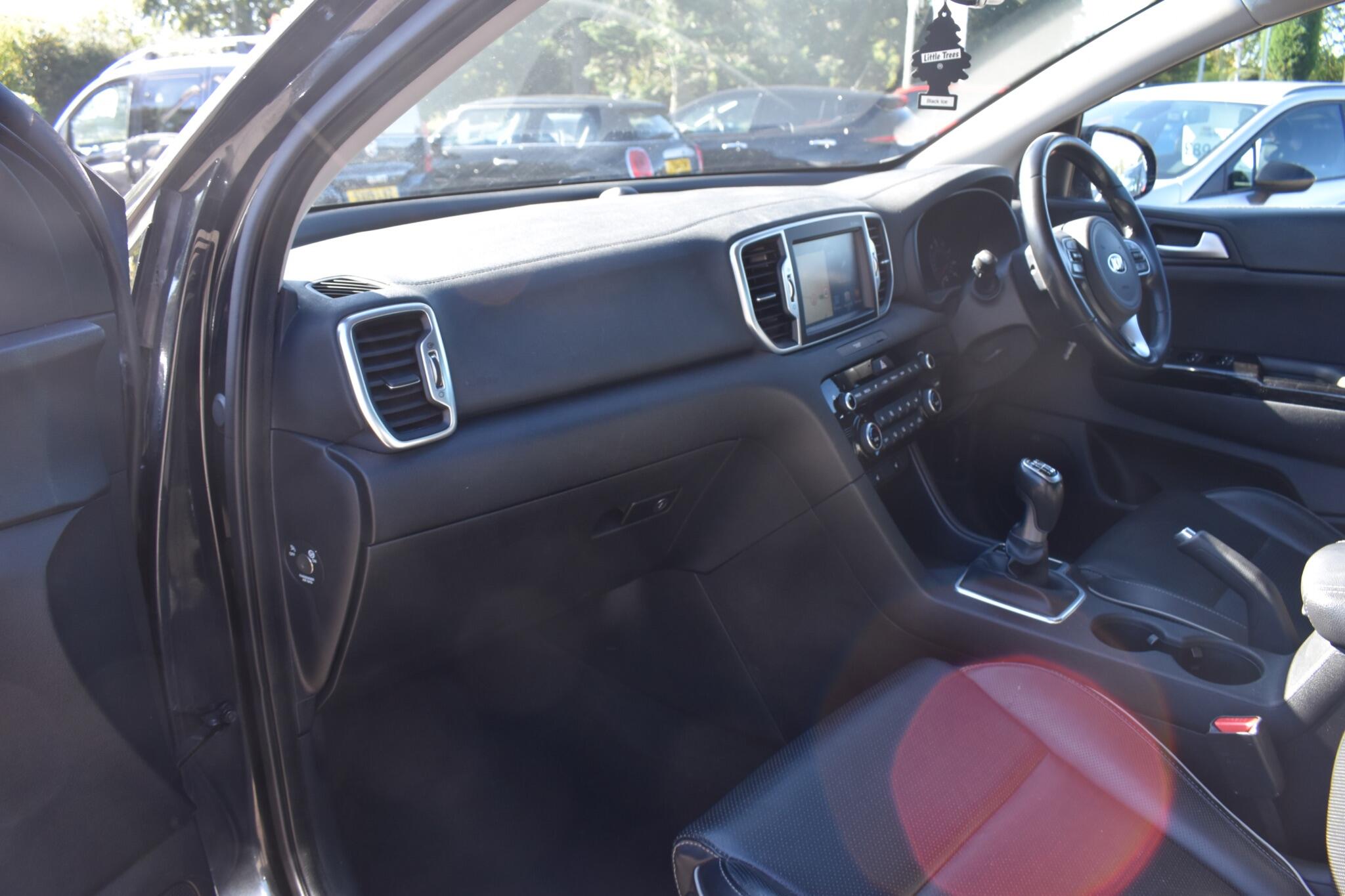 Sportage - 1.7 CRDi 3 Euro 6 (s/s) 5dr - Image 18