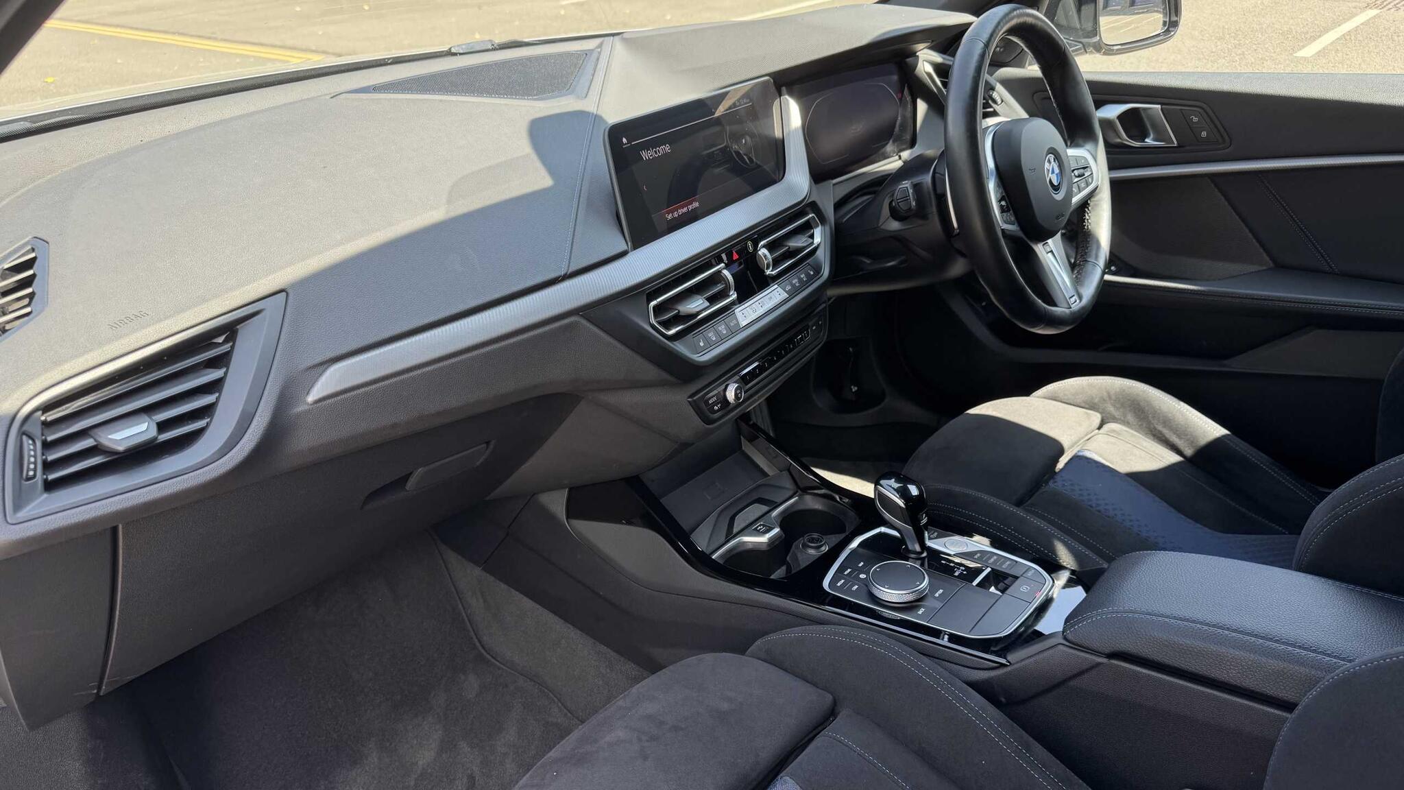 BMW 1 Series view 5