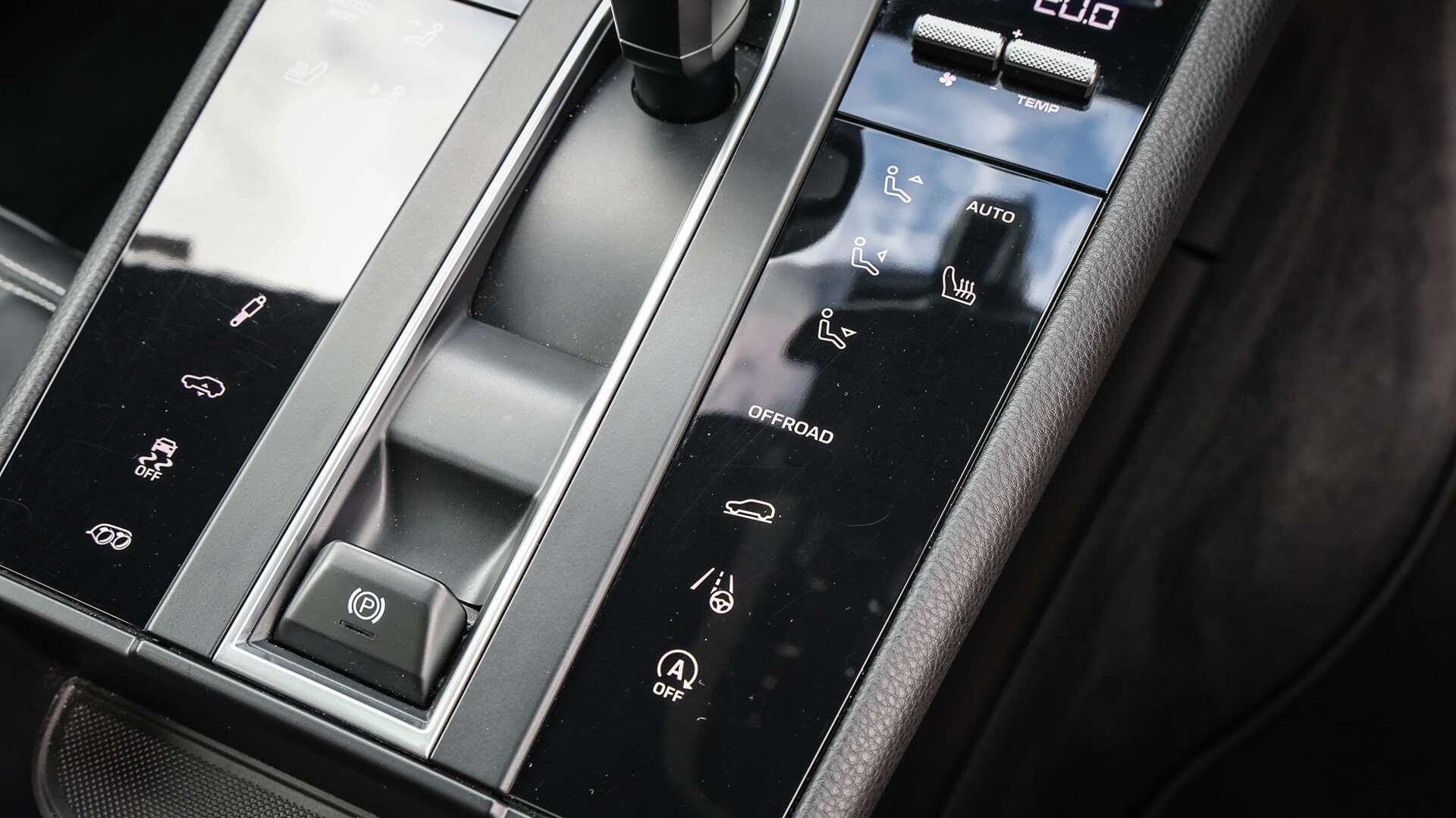 Porsche Macan view 24
