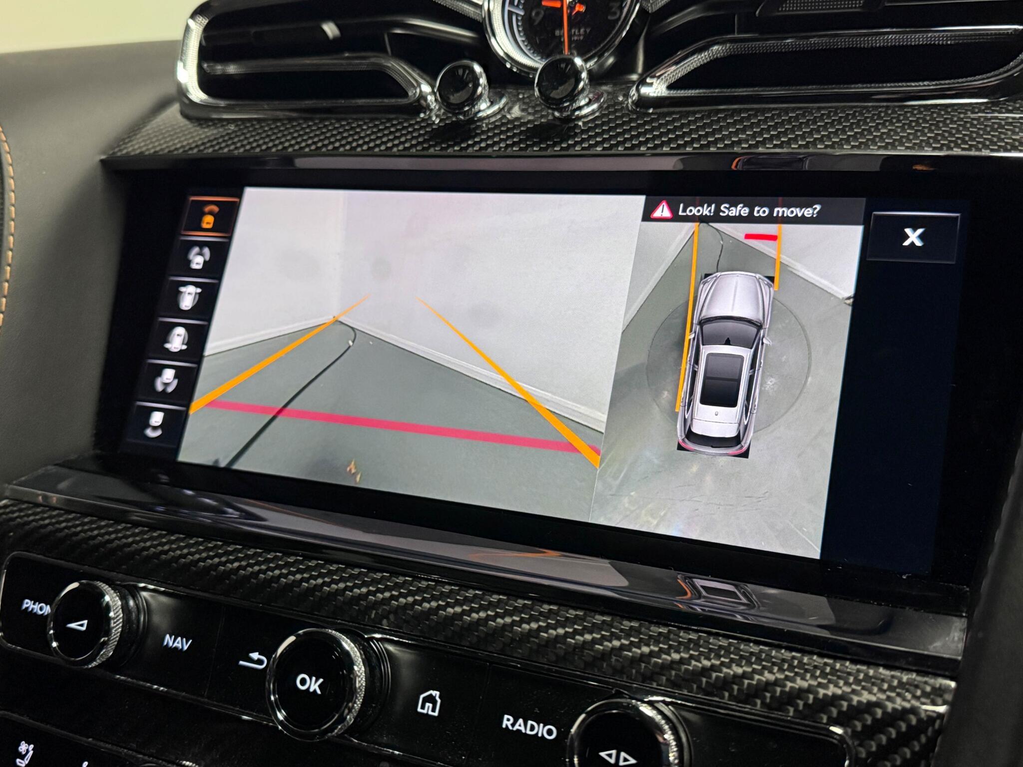 Bentley Bentayga view 16