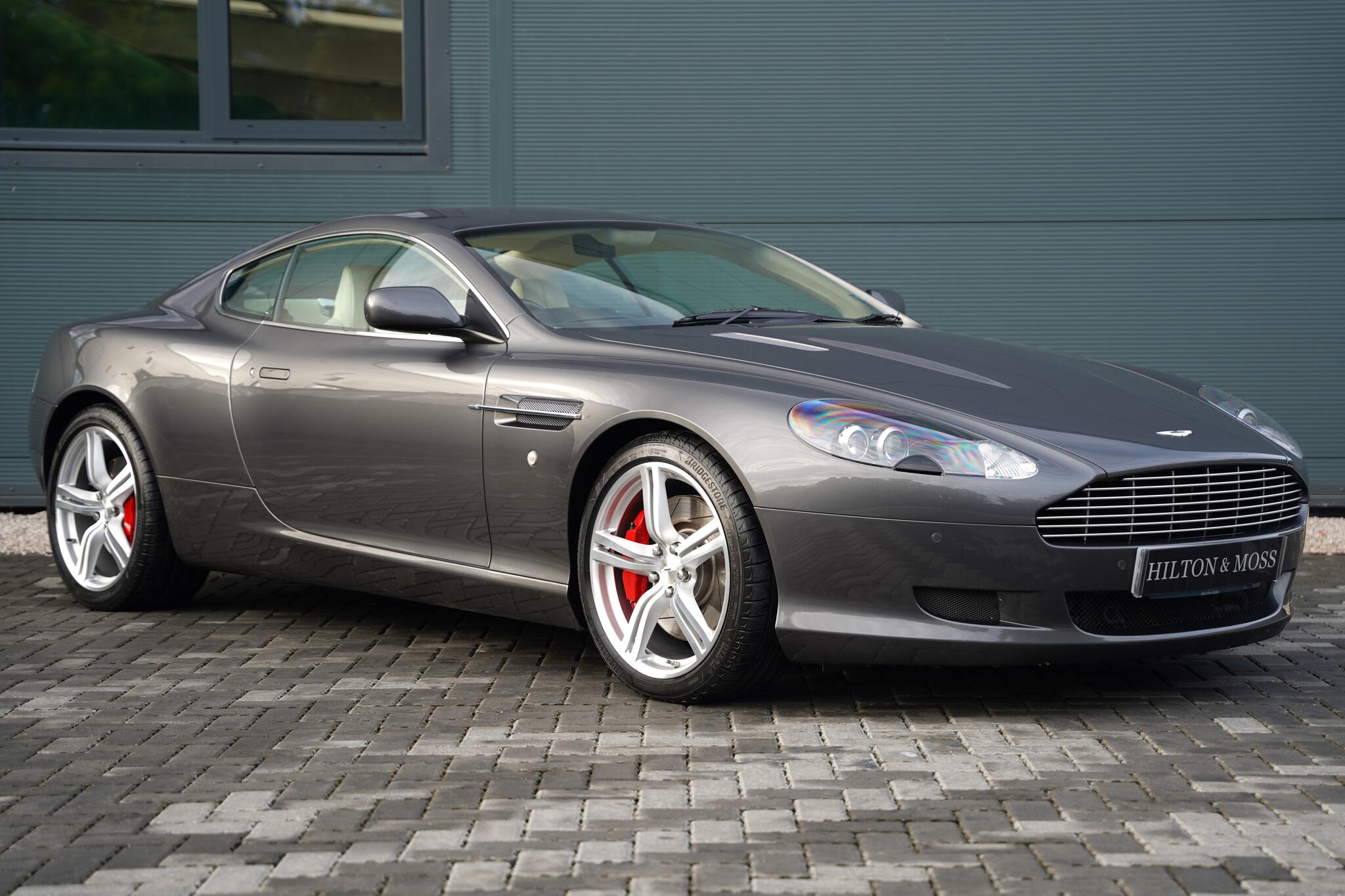 Aston Martin DB9