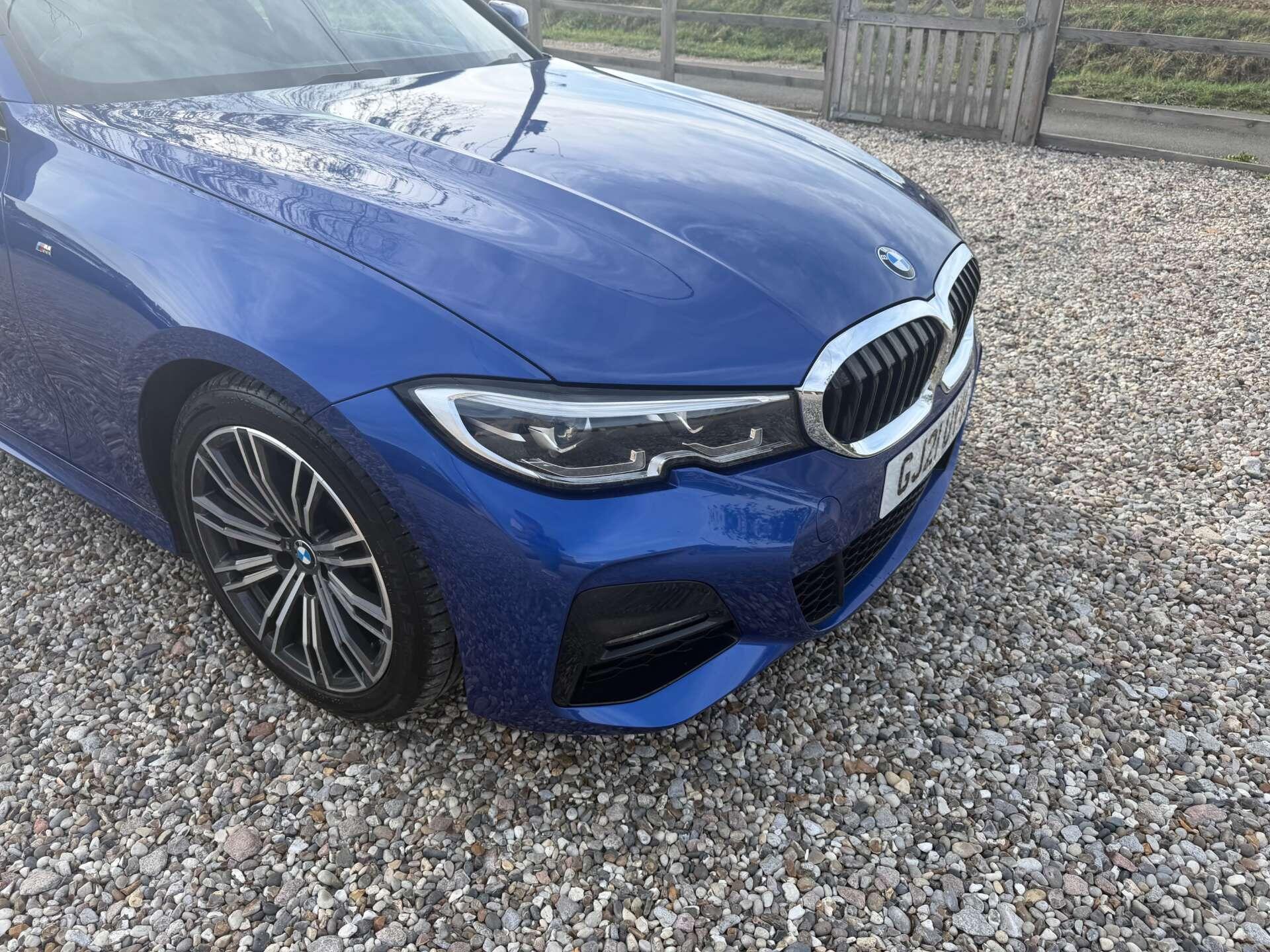 BMW 3 Series view 13