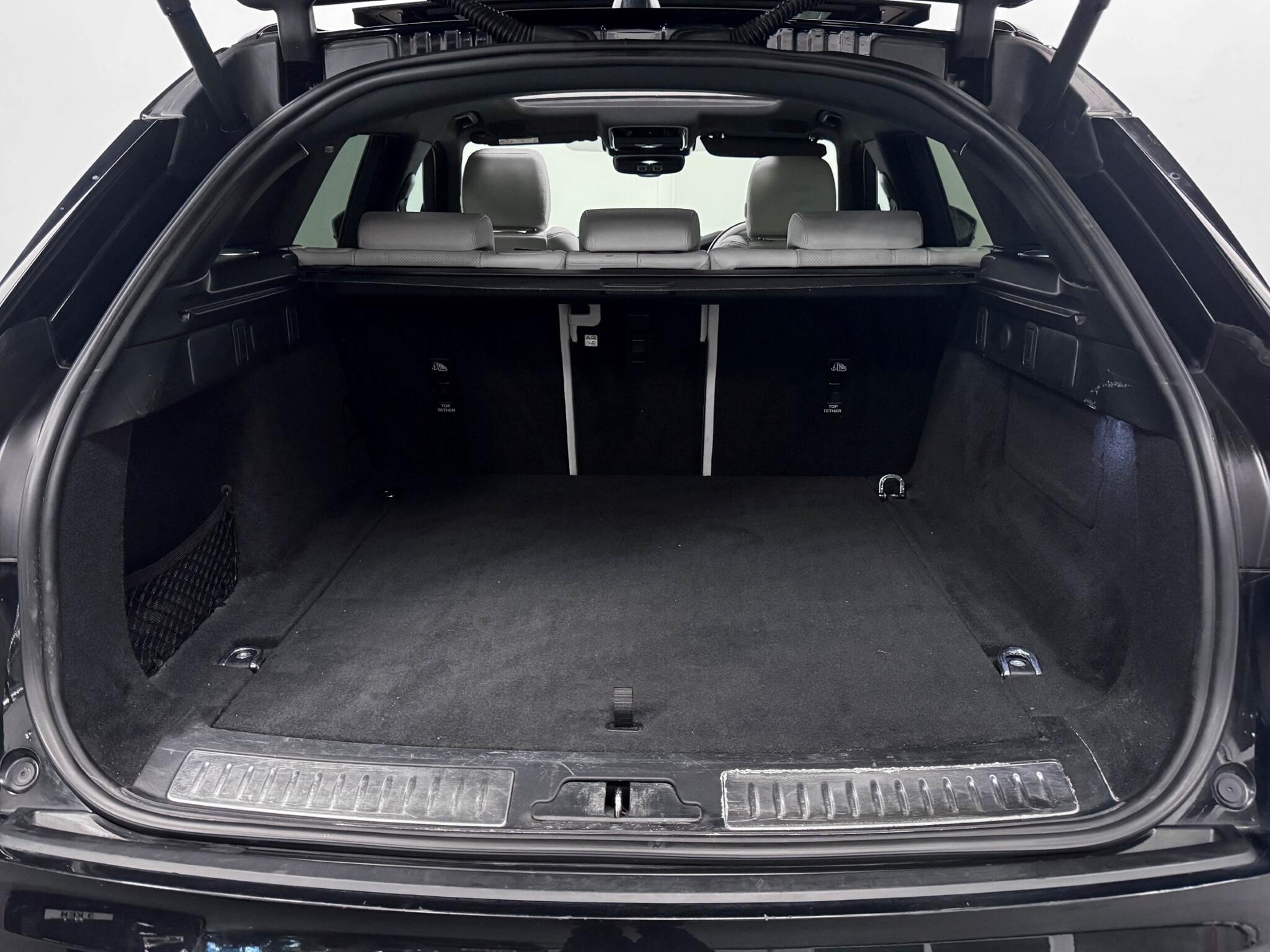 Land Rover Range Rover Velar view 7