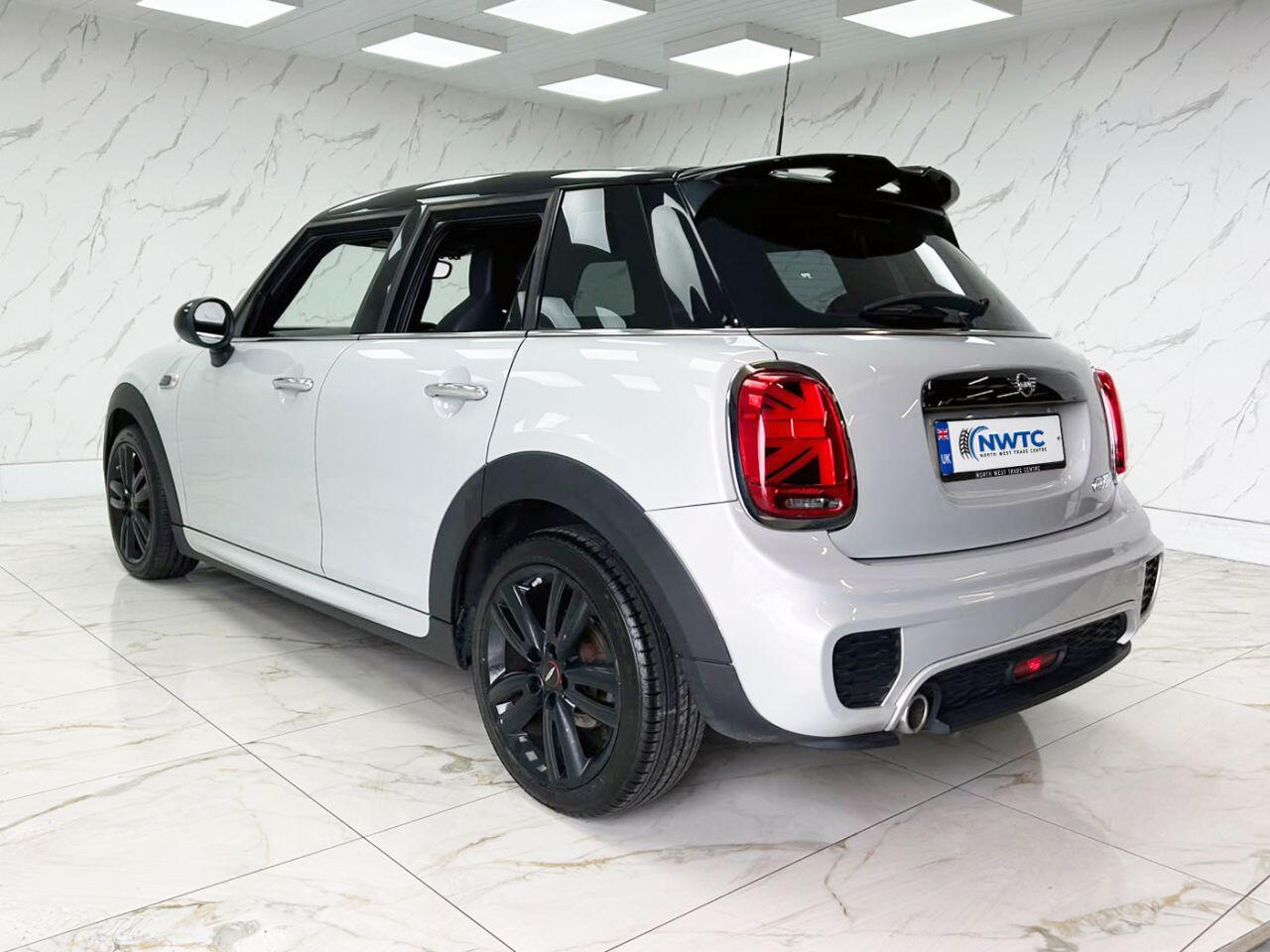Mini Hatch view 9