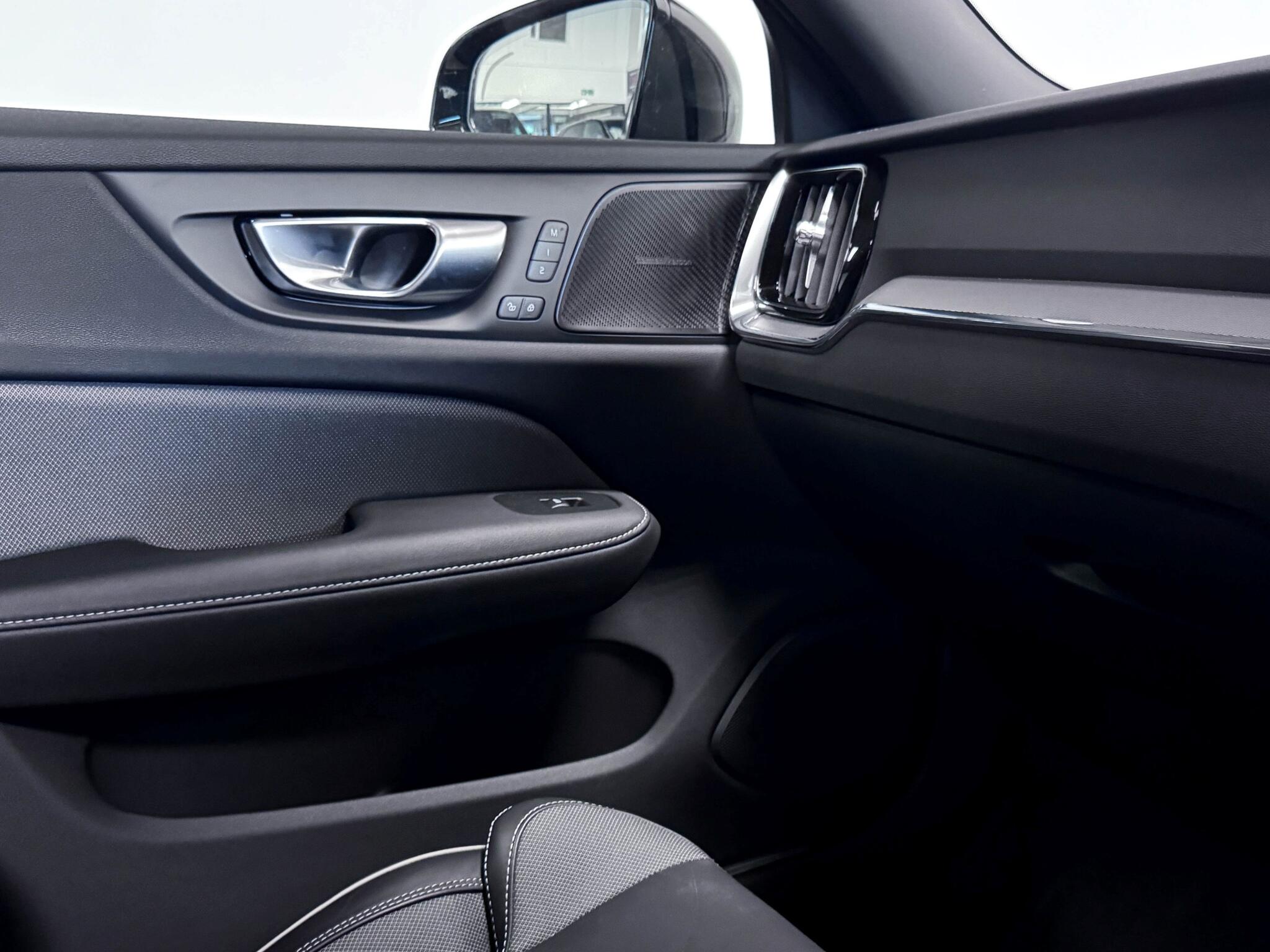Volvo V60 view 34