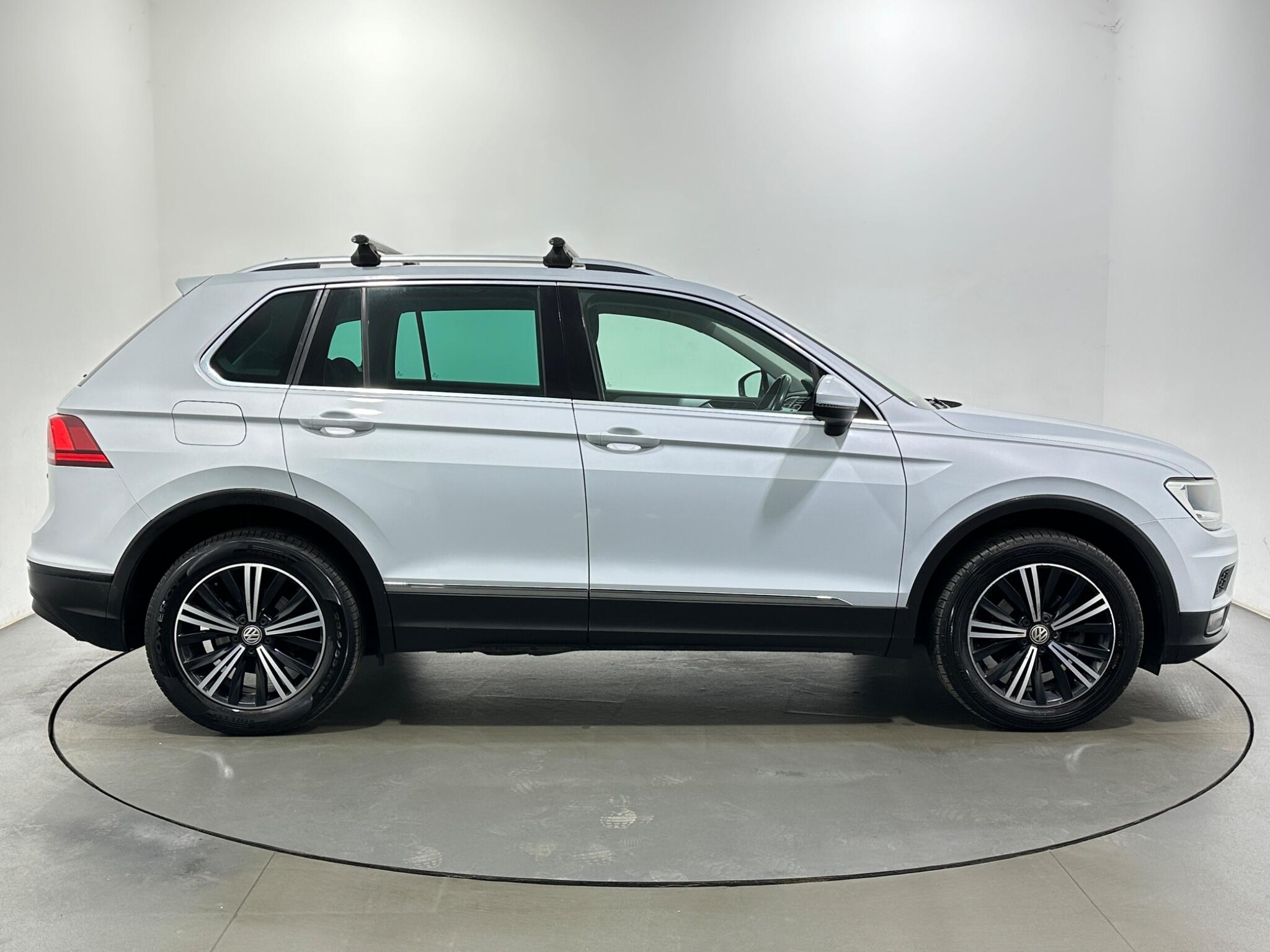 Volkswagen Tiguan view 9