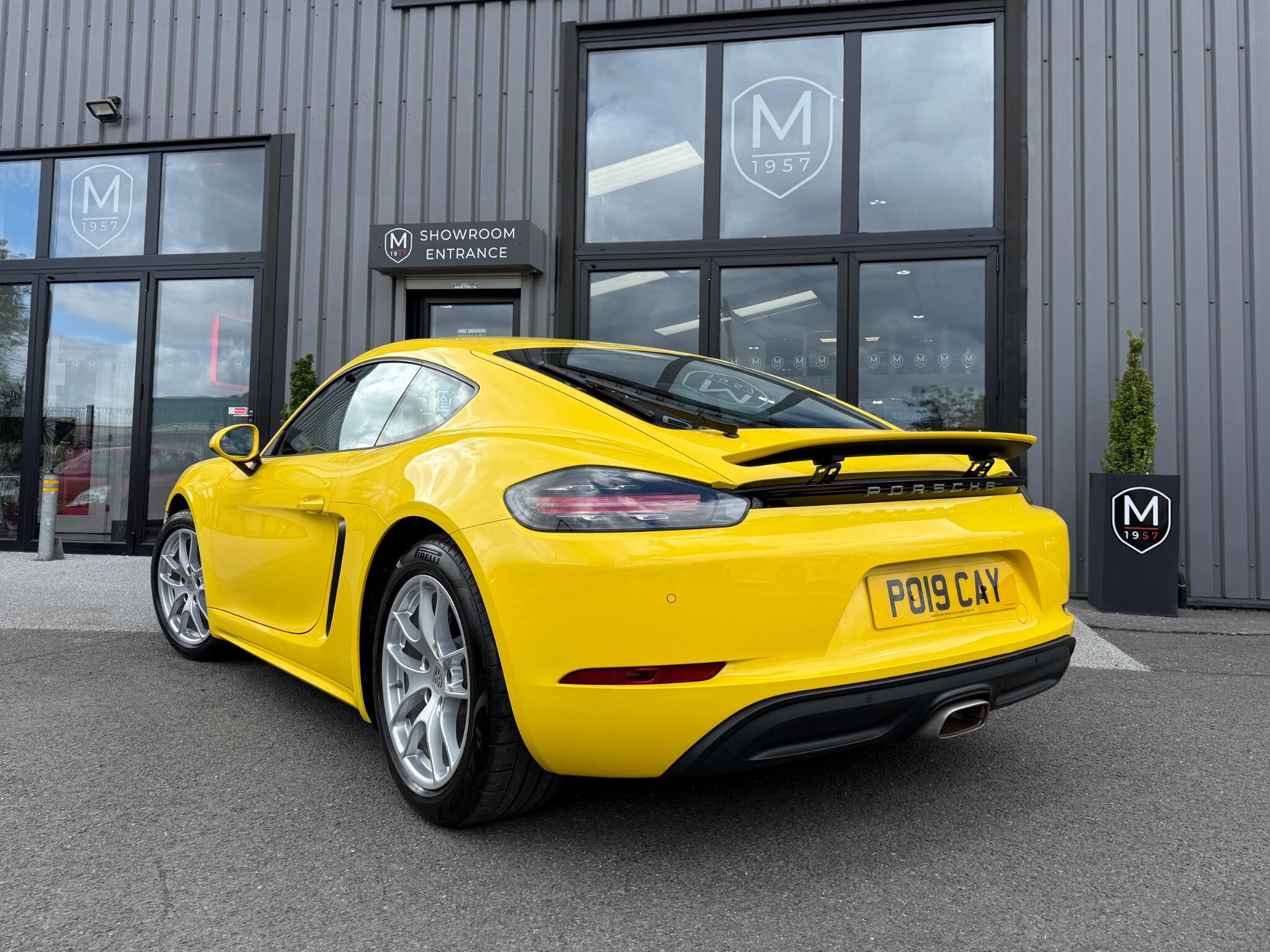 Porsche 718 Cayman view 7