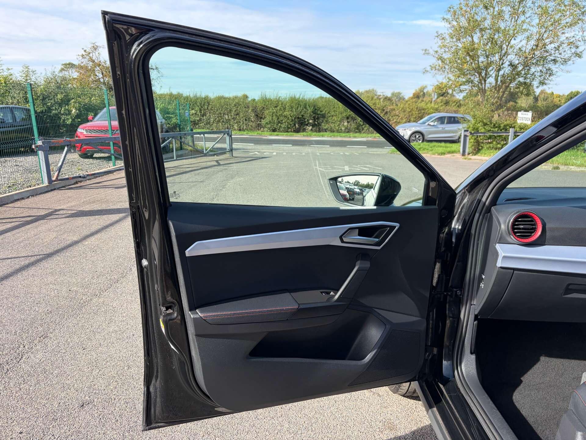 Seat Arona view 14