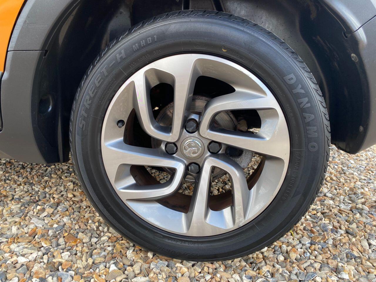 Vauxhall Crossland X view 33