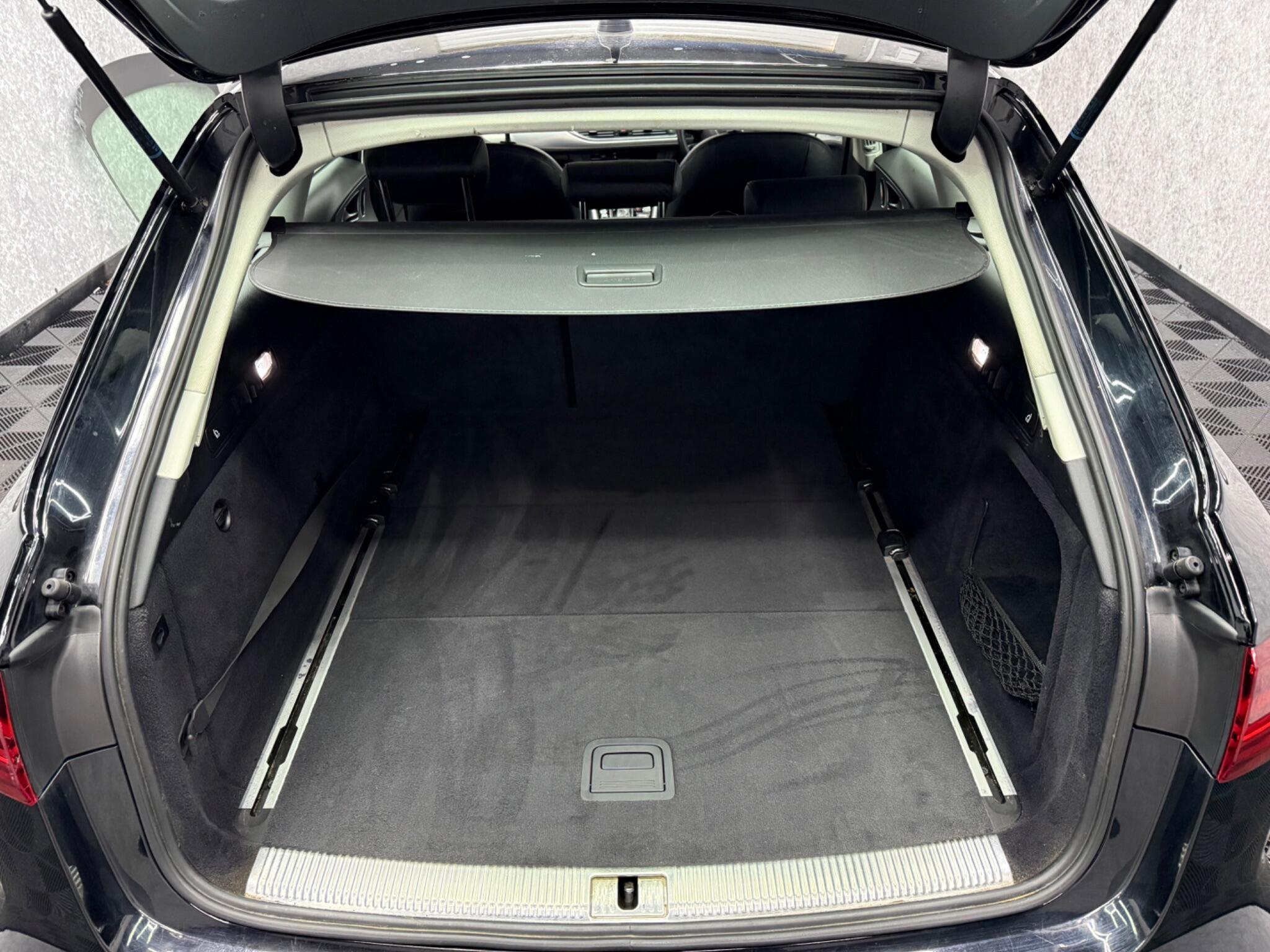Audi A6 Avant view 14