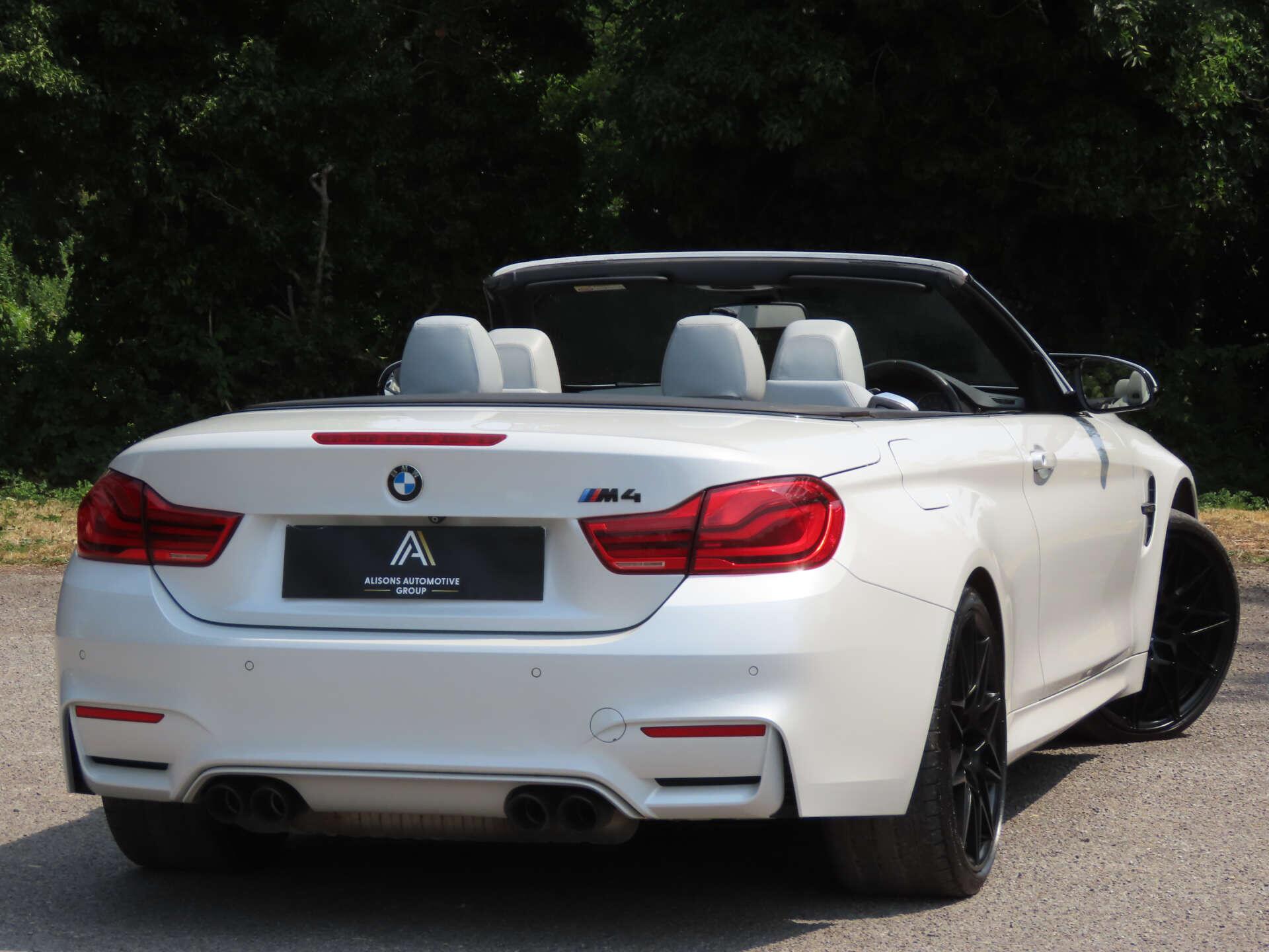 BMW M4 view 5