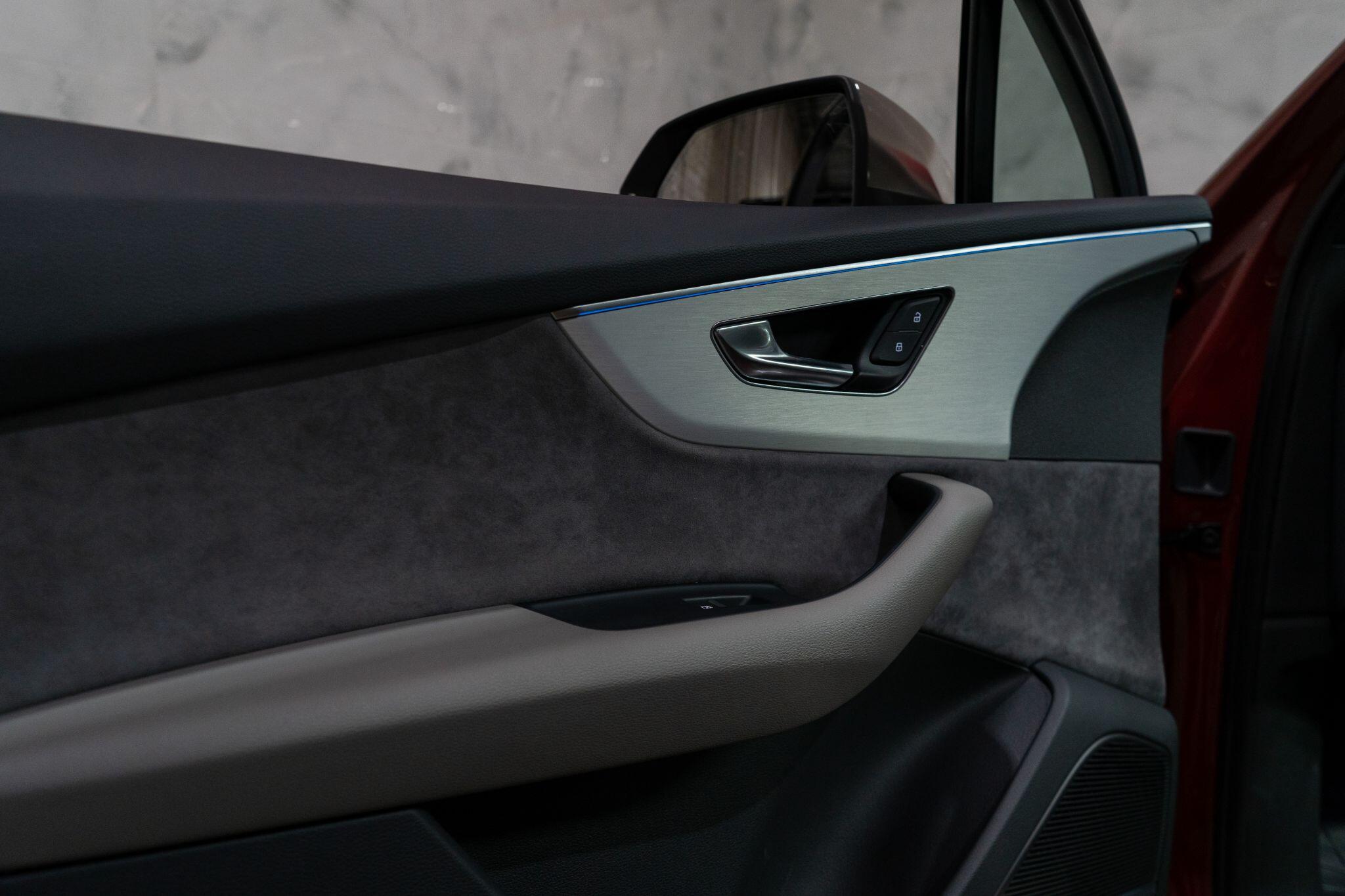 Audi SQ7 view 35