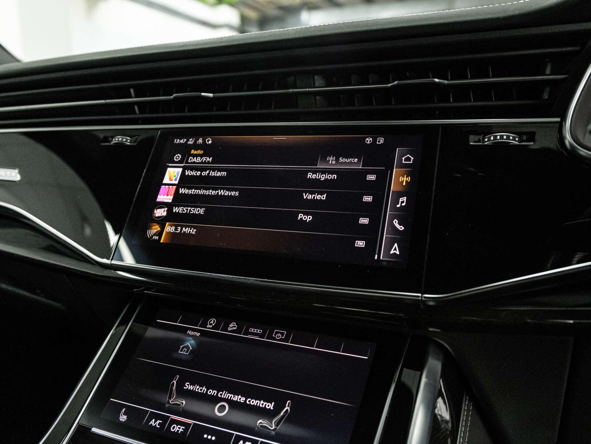 Audi SQ8 view 53