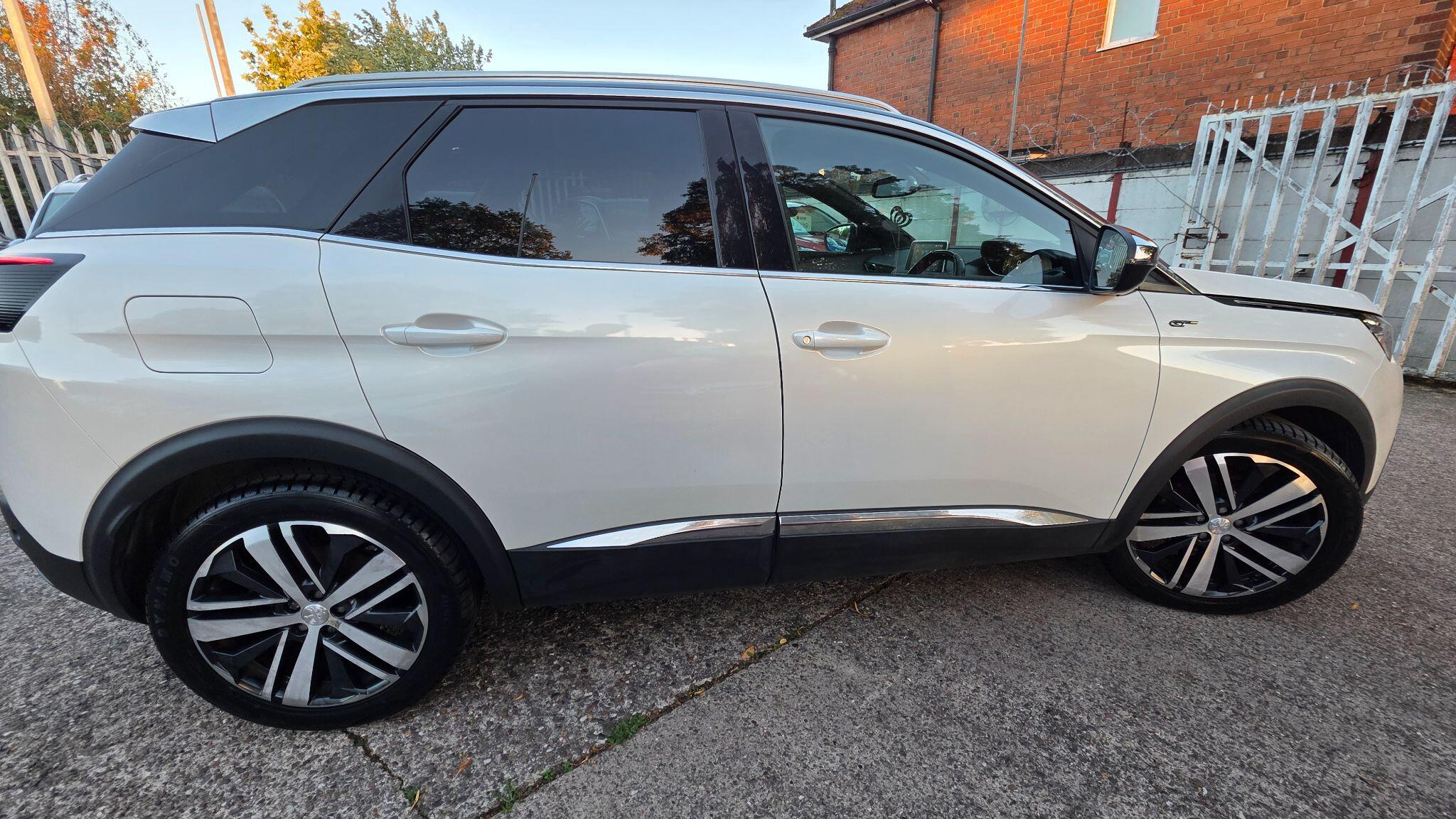 Peugeot 3008 view 18