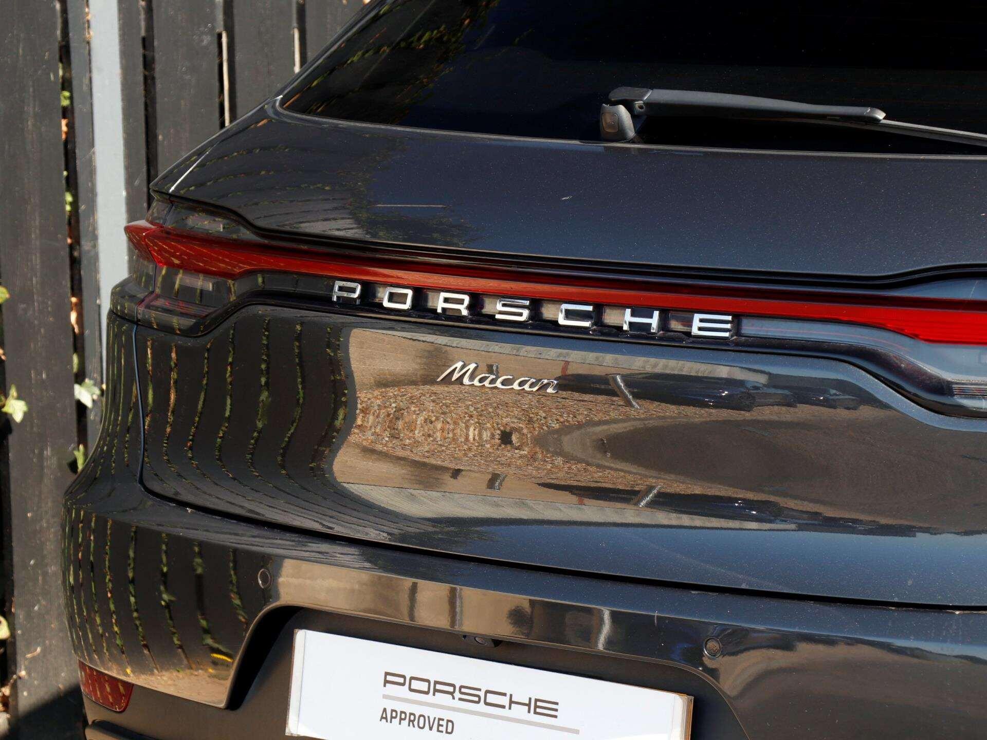 Porsche Macan view 27