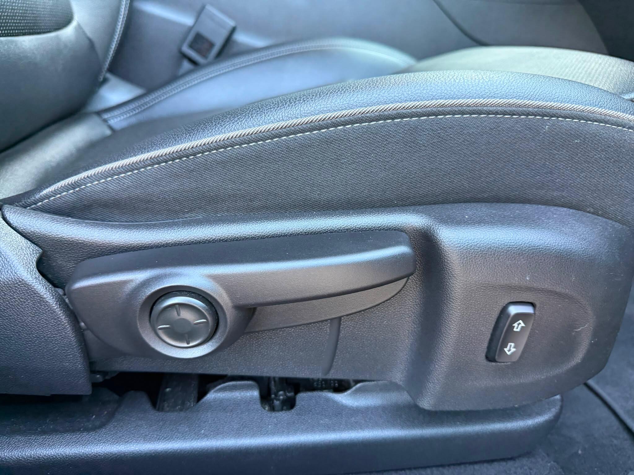 Vauxhall Insignia view 12