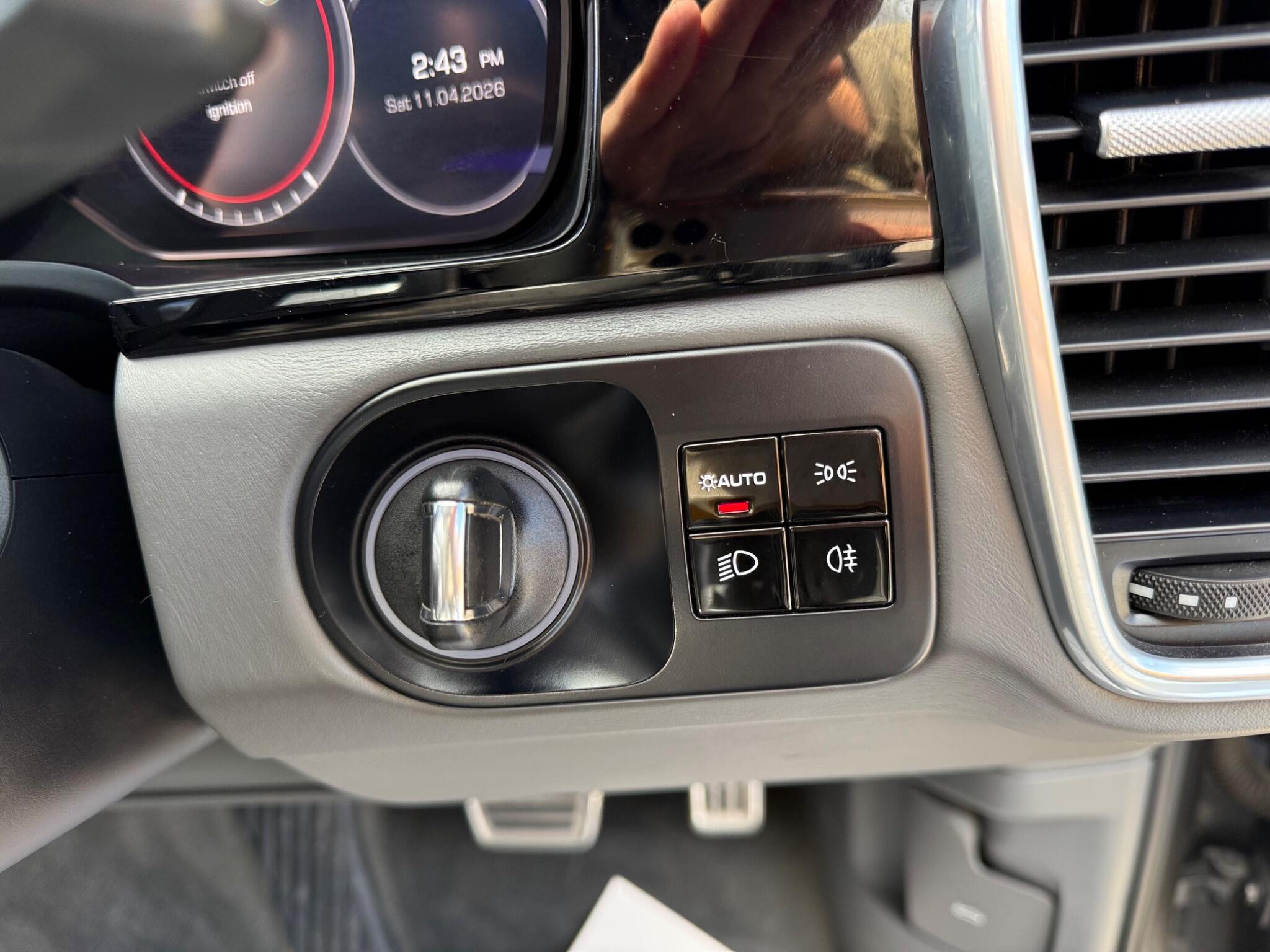 Porsche Cayenne view 27