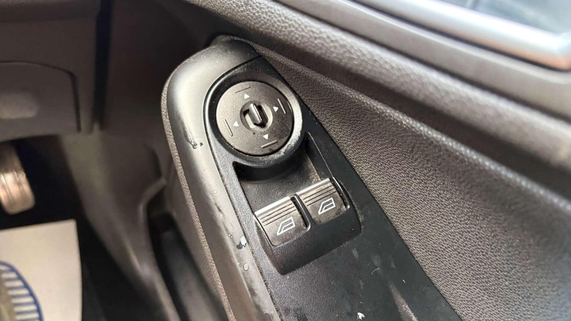 Ford Fiesta view 21