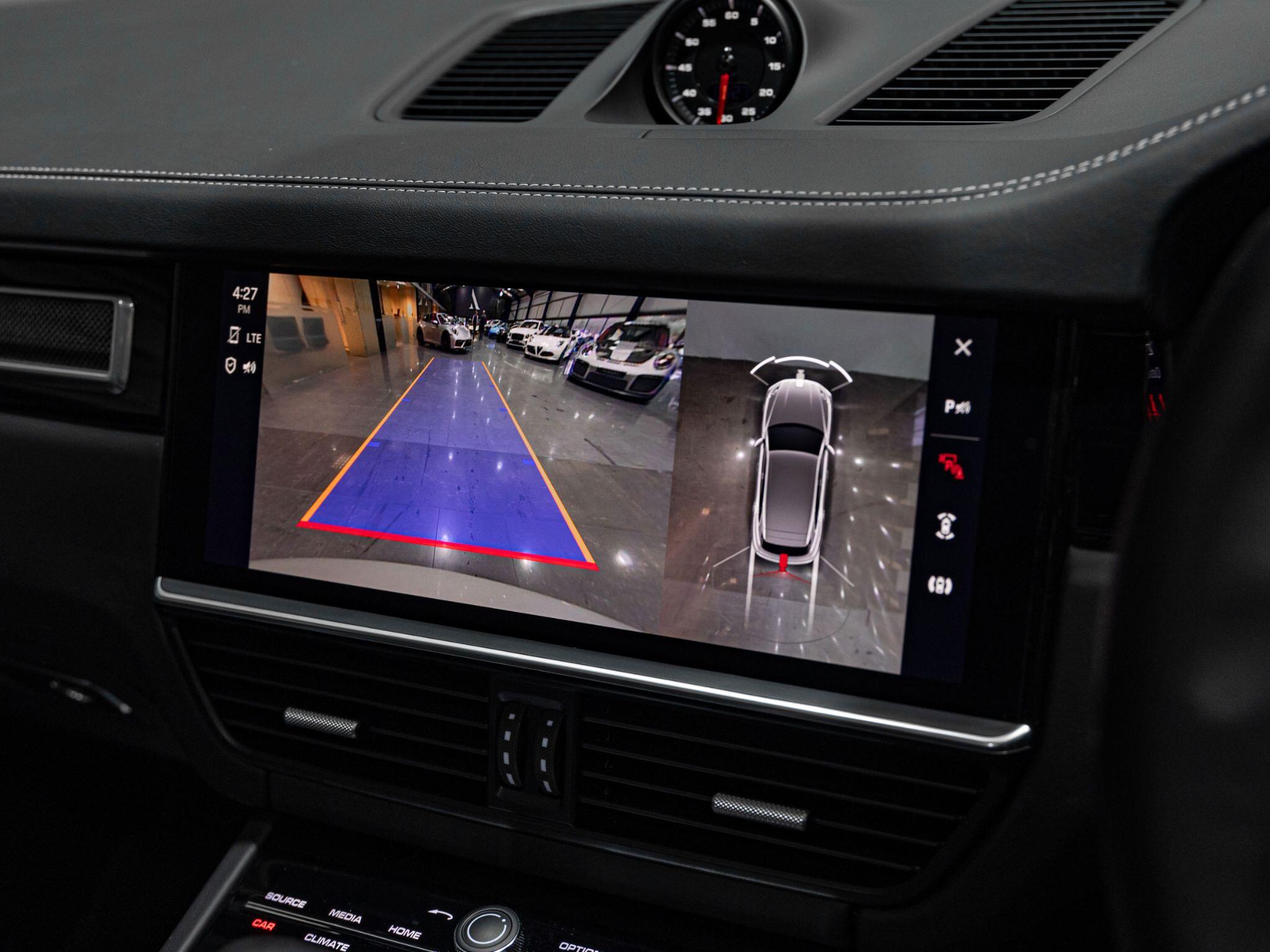 Porsche Cayenne view 21