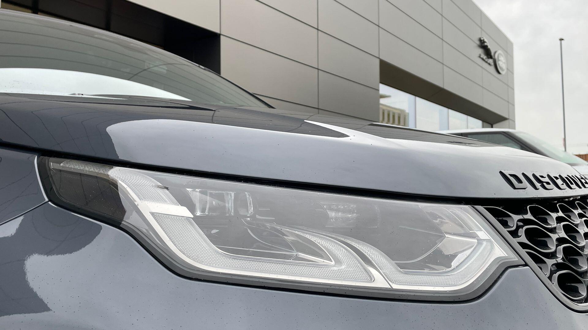 Land Rover Discovery Sport view 17