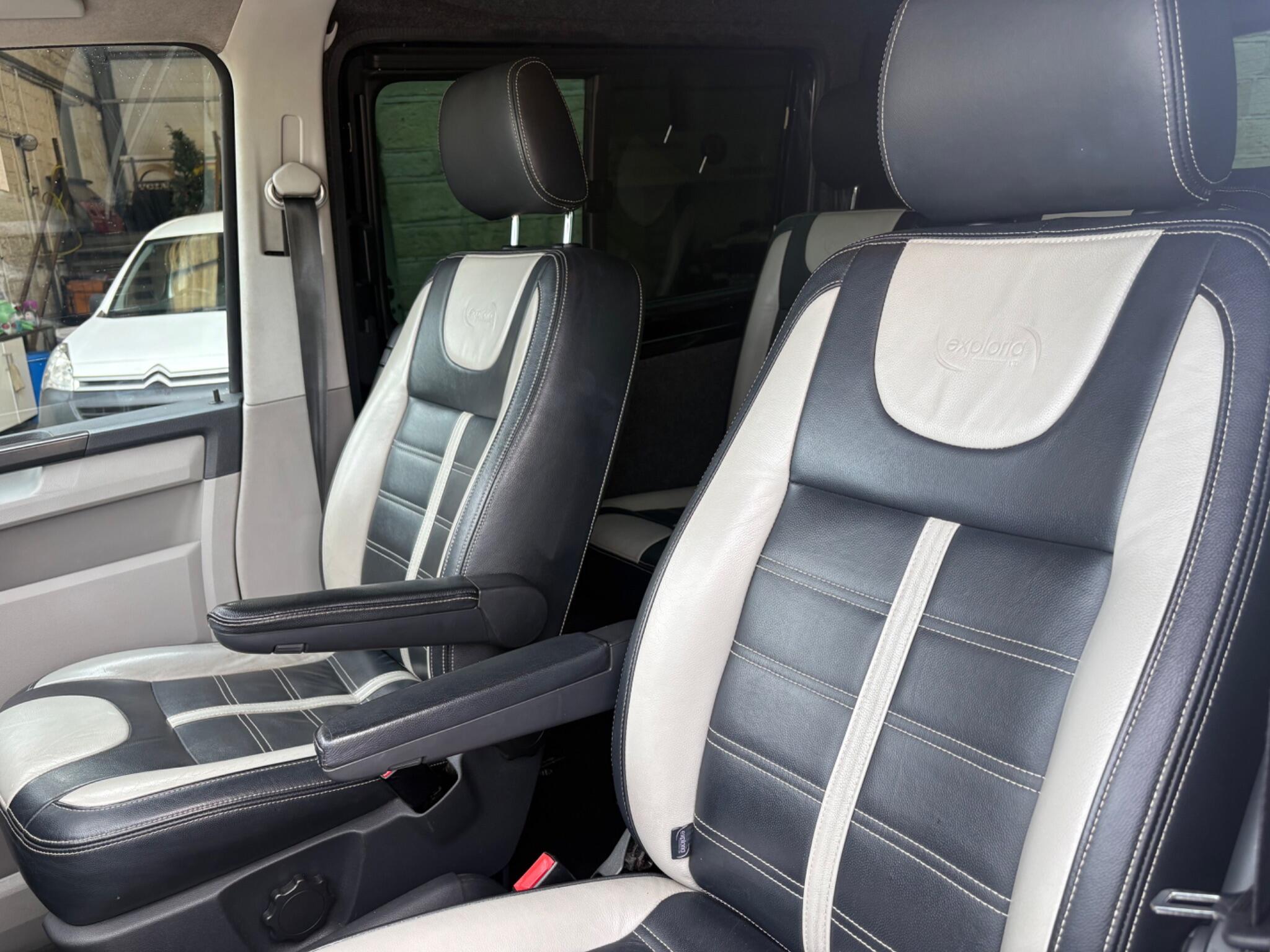 Volkswagen Transporter view 21
