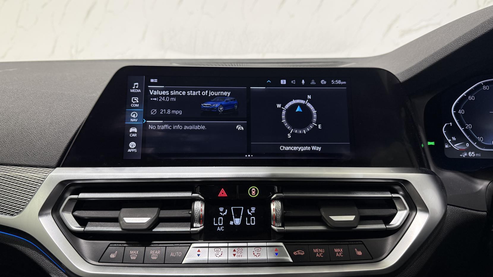 BMW 3 Series view 19