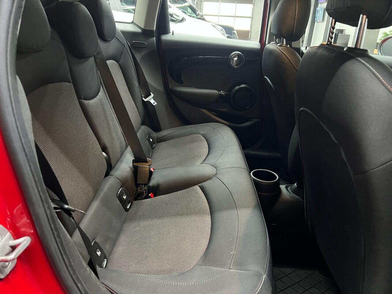 Mini Hatch view 41