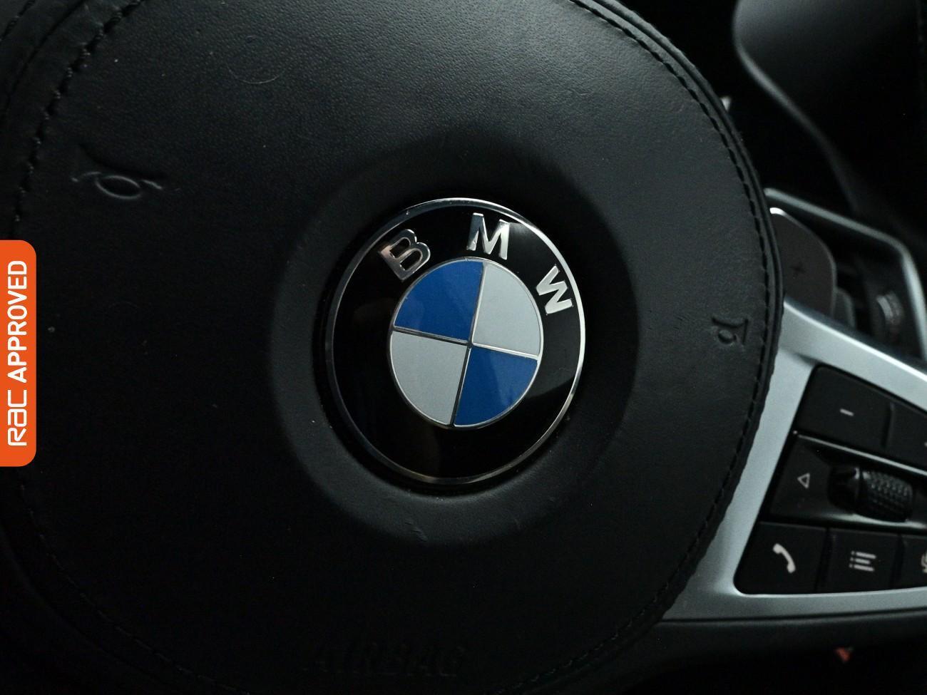 BMW 3 Series view 23