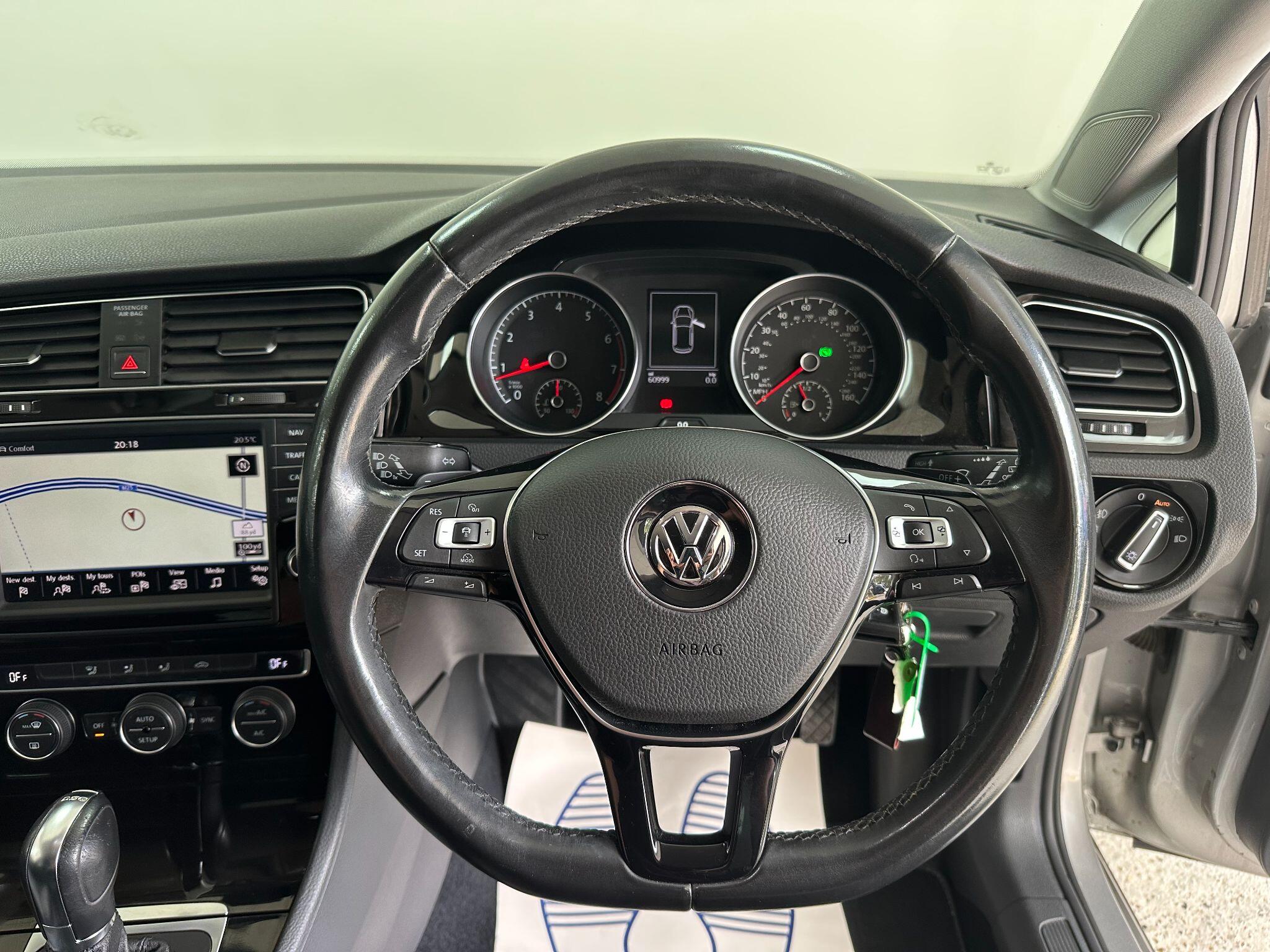 2014 Volkswagen Golf image 16