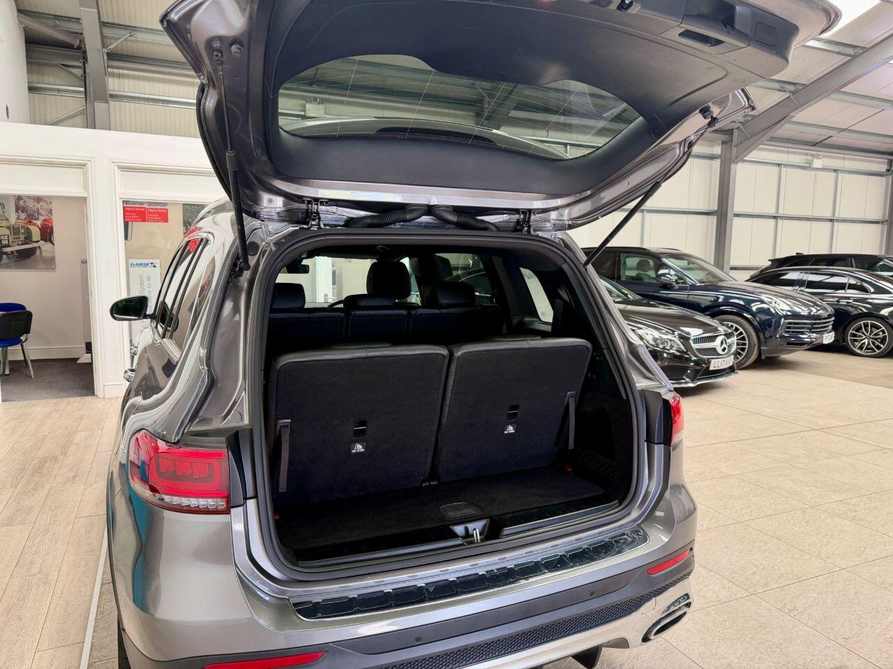 Mercedes-Benz GLB view 31