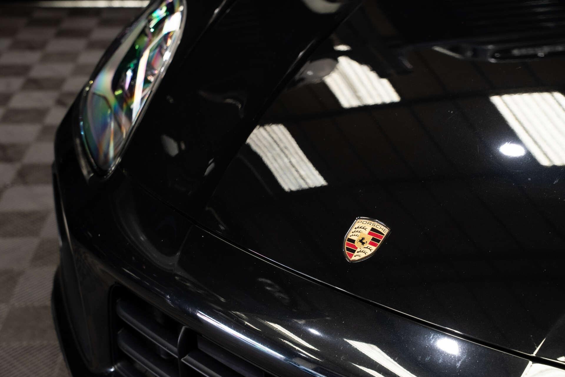 Porsche Cayenne view 29