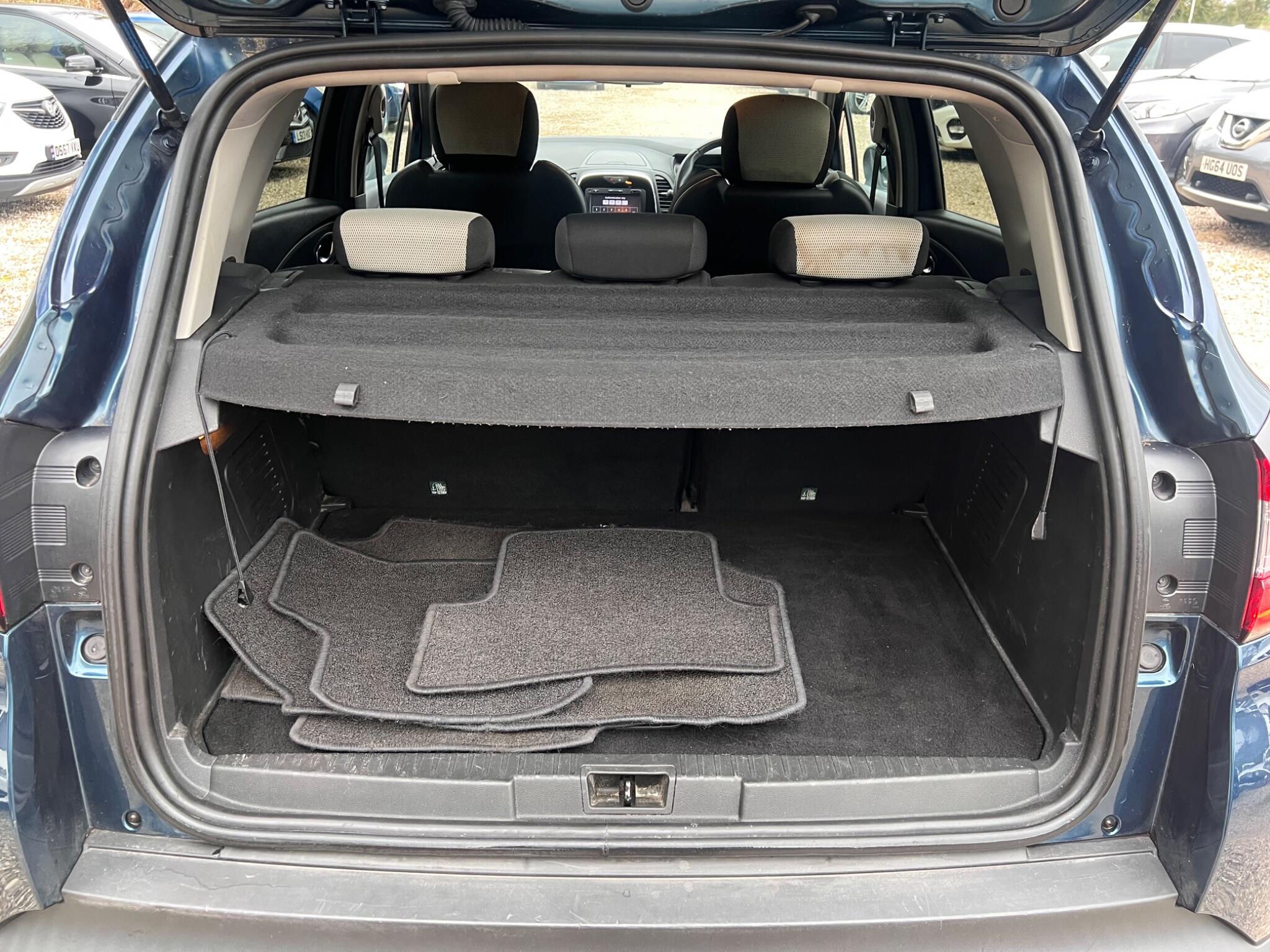 Renault Captur view 16