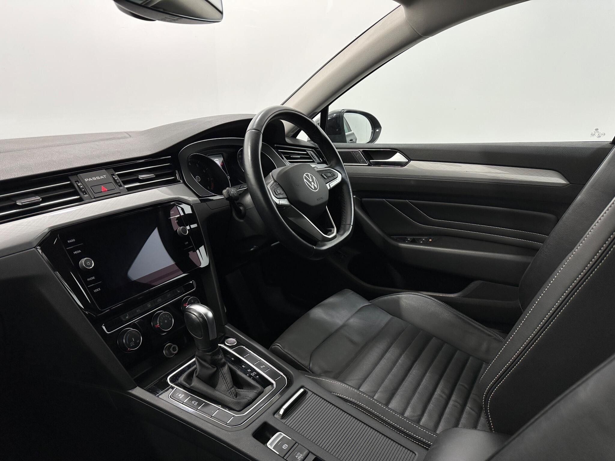 Volkswagen Passat view 31