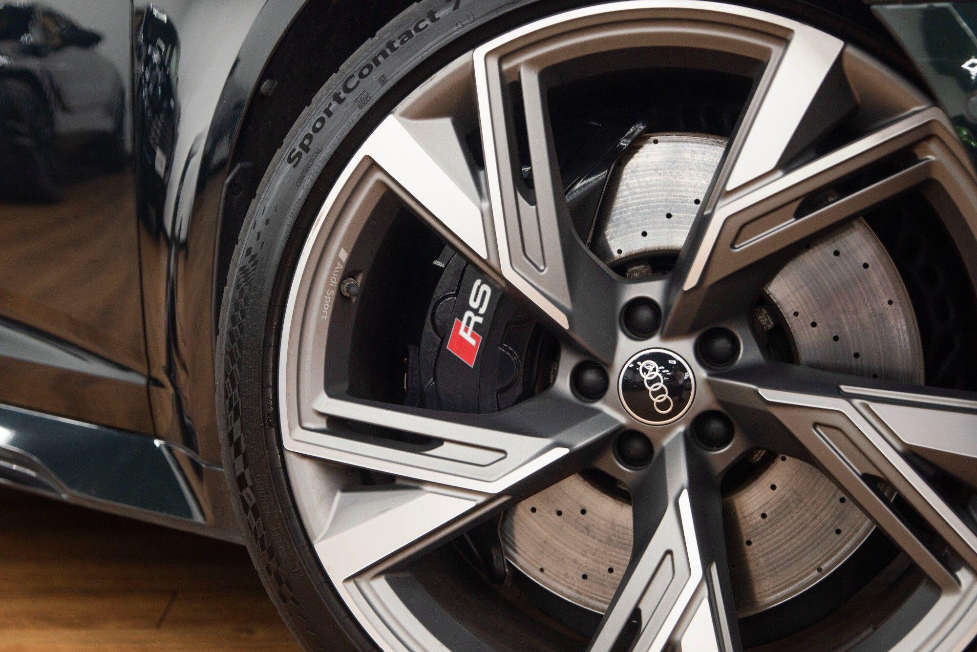 Audi RS6 view 7