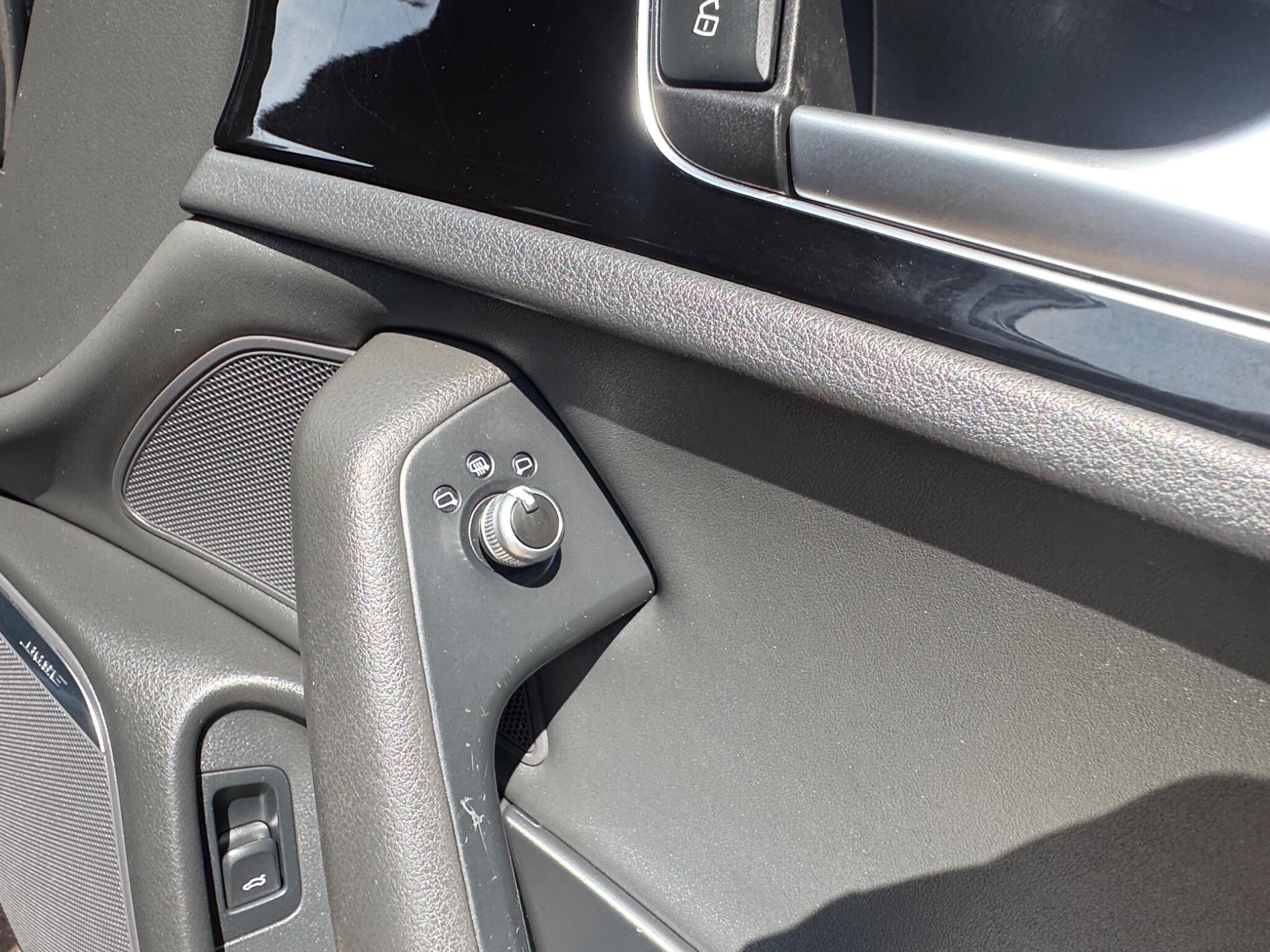 Audi A6 Avant view 16